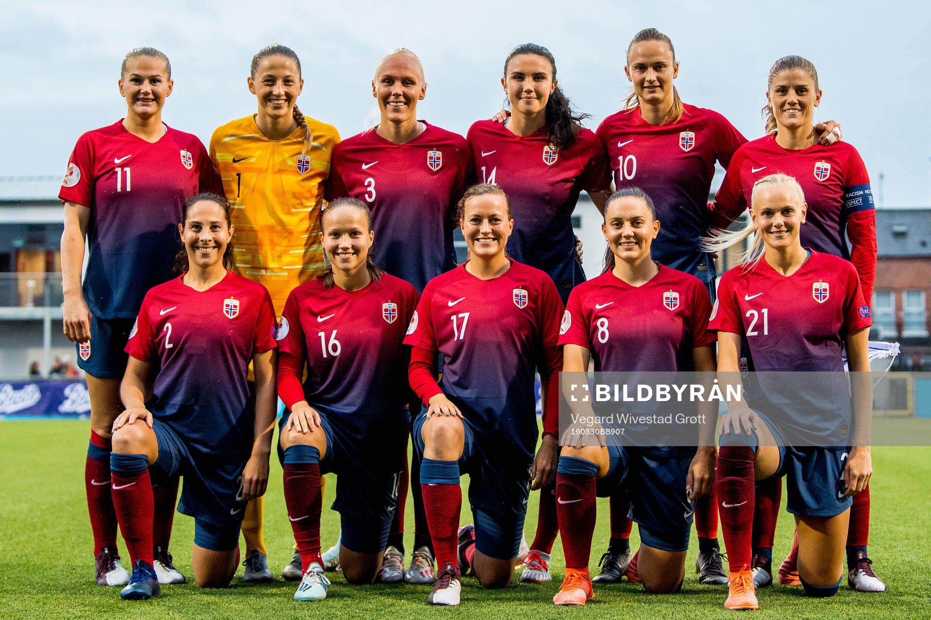 Lisa-Marie Karlseng Utland (2nd row), goalkeeper Cecilie