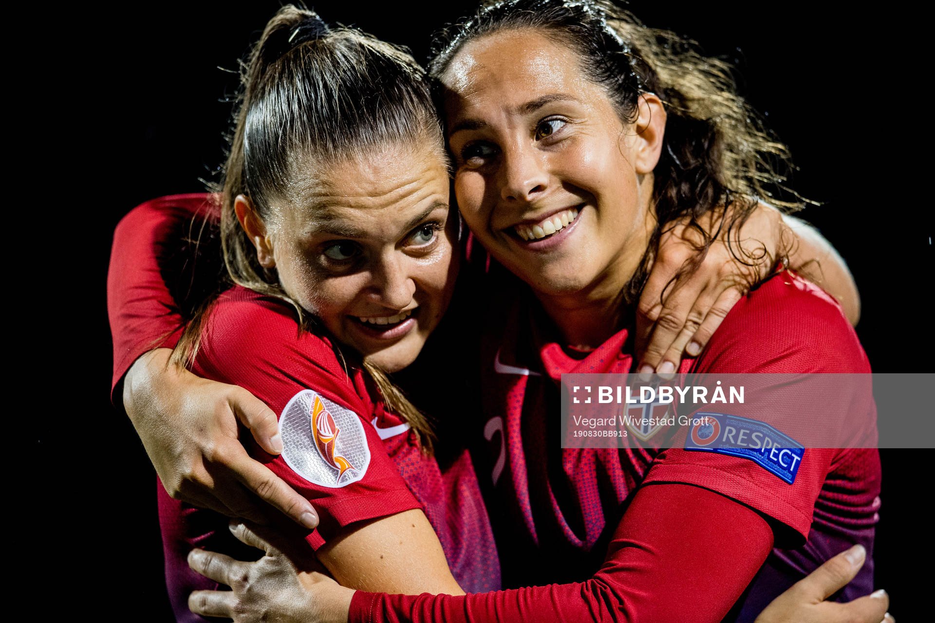Vilde Bøe Risa and Ingrid Moe Wold of Norway celebrate