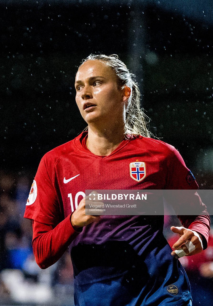 Caroline Graham Hansen of Norway celebrates