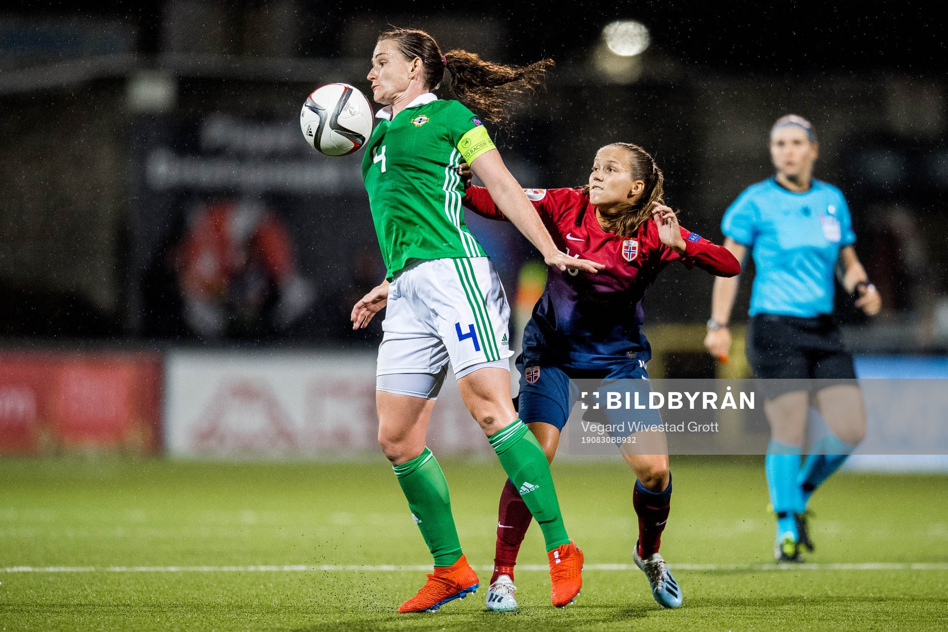 Sarah McFadden of Northern Ireland and Guro Reiten of Norway