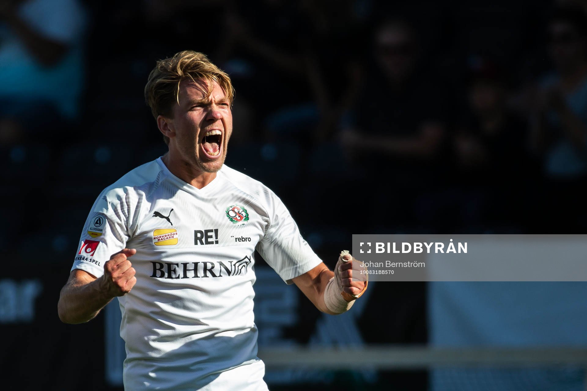 Örebros Martin Broberg jublar