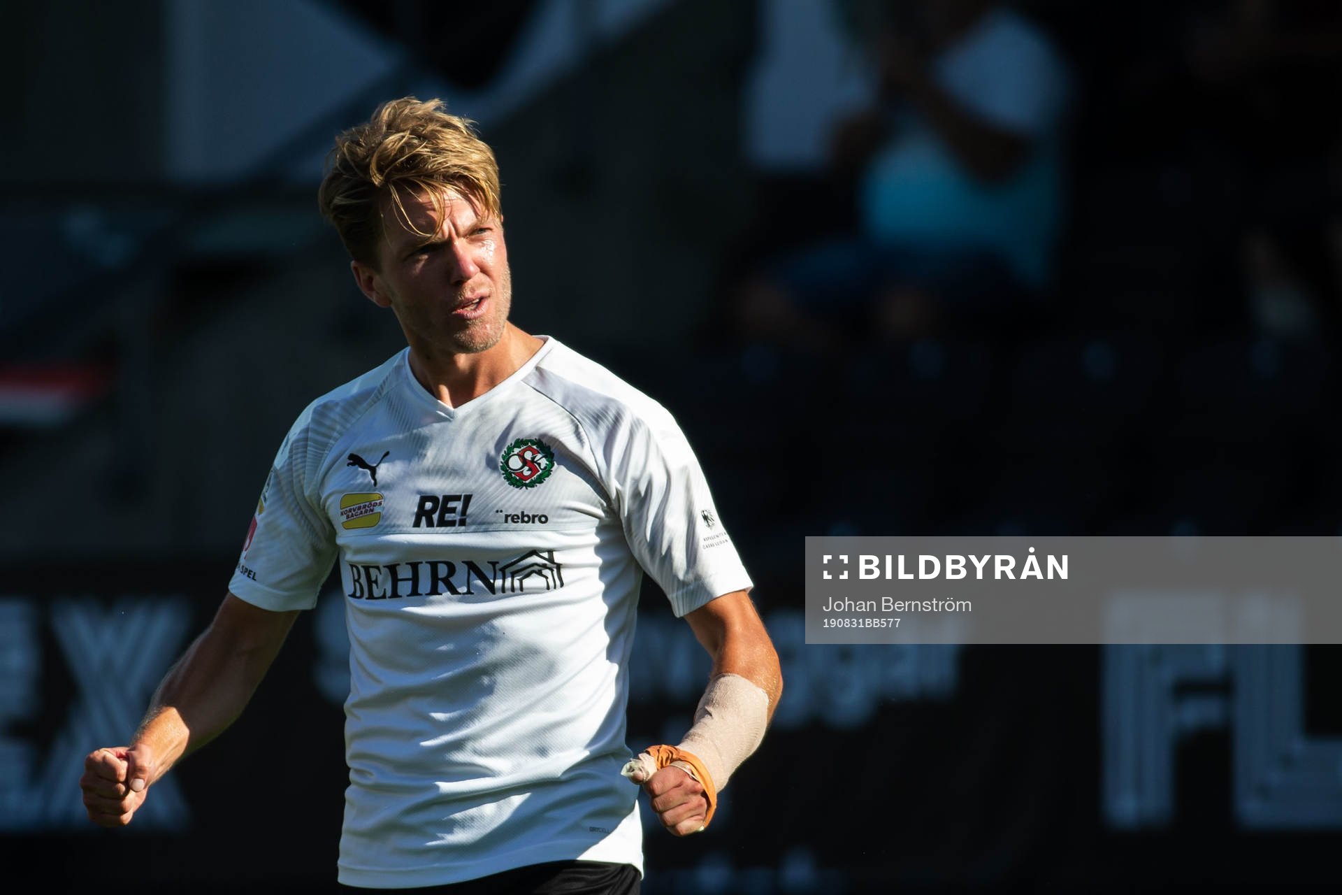 Örebros Martin Broberg jublar