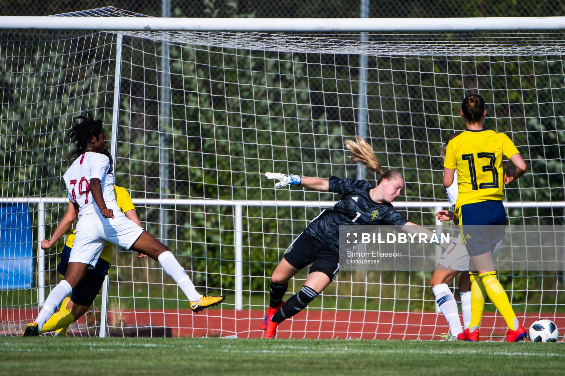 Joshualyn Revees of Norway scores 1-0 behind goalkeeper Julia Langörgen of Sweden during the women's under 18 football match between Sweden and Norway on September 1, 2019 in Piteå.