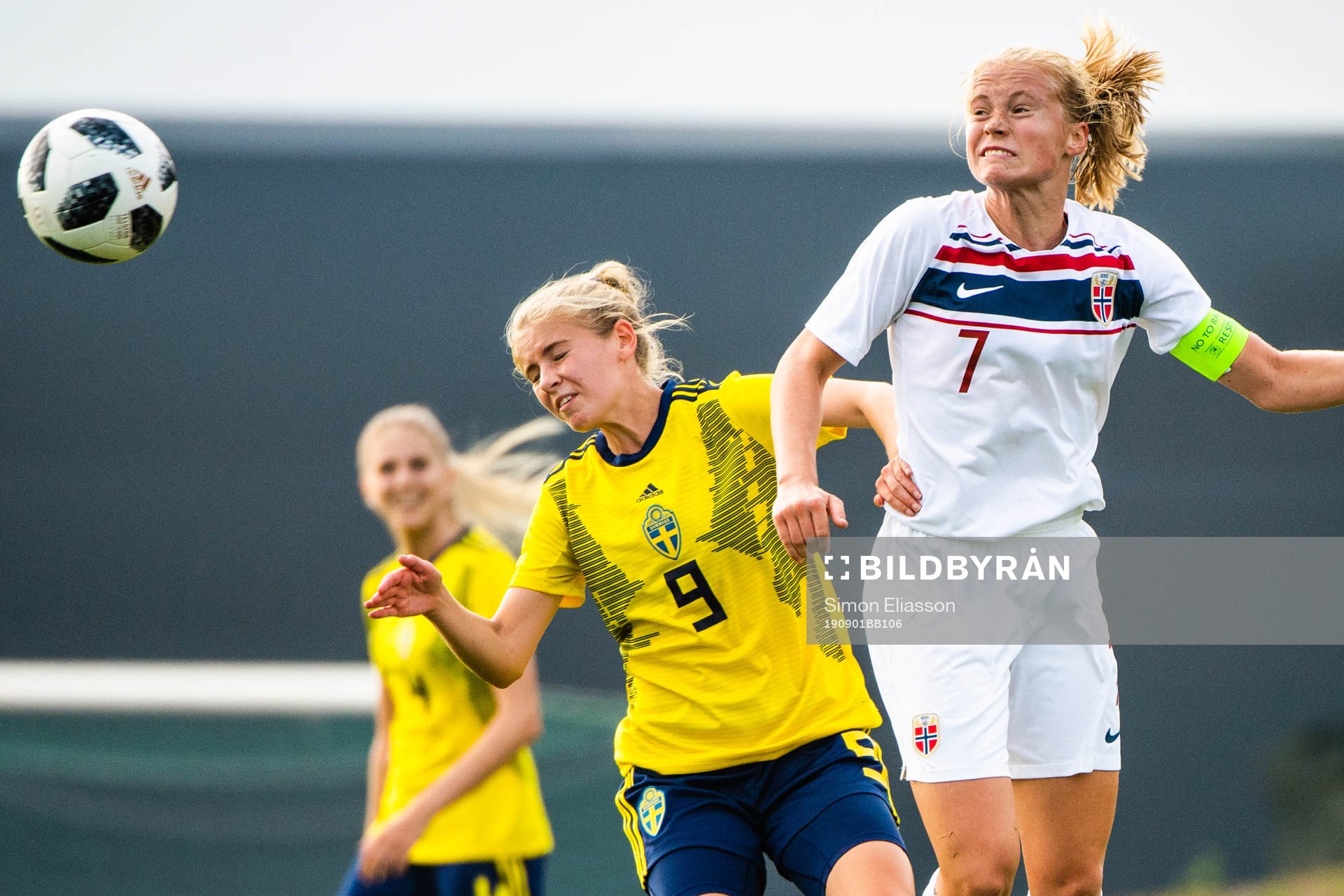 Wilma Ljung Klingwall of Sweden and Julie Blakstad of Norway