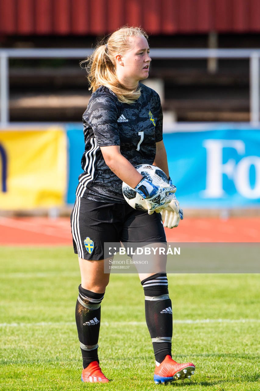 Goalkeeper Julia Langörgen of Sweden