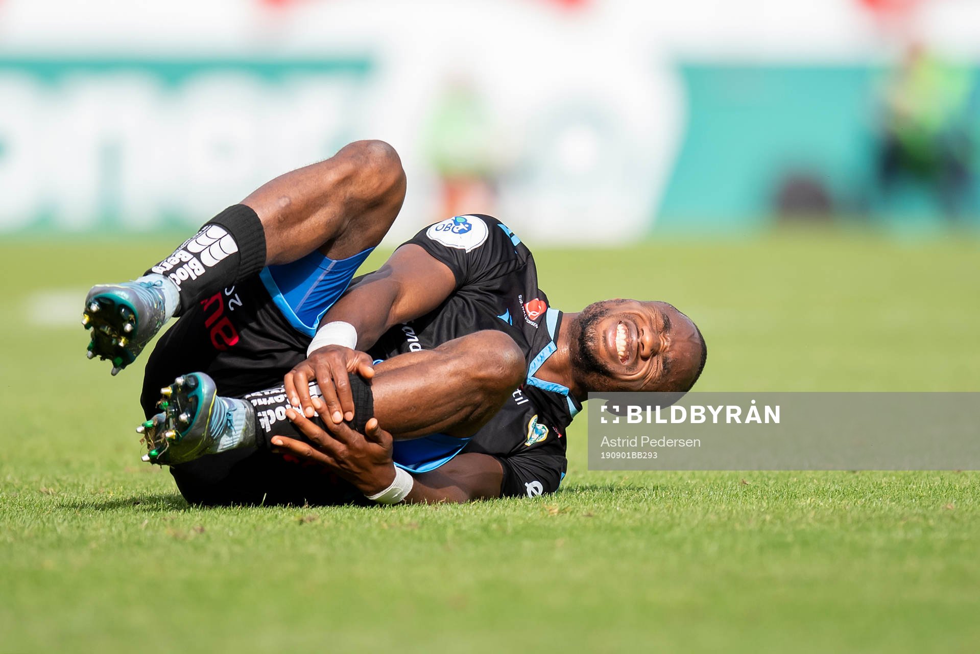 Kachi of Sandnes Ulf in pain