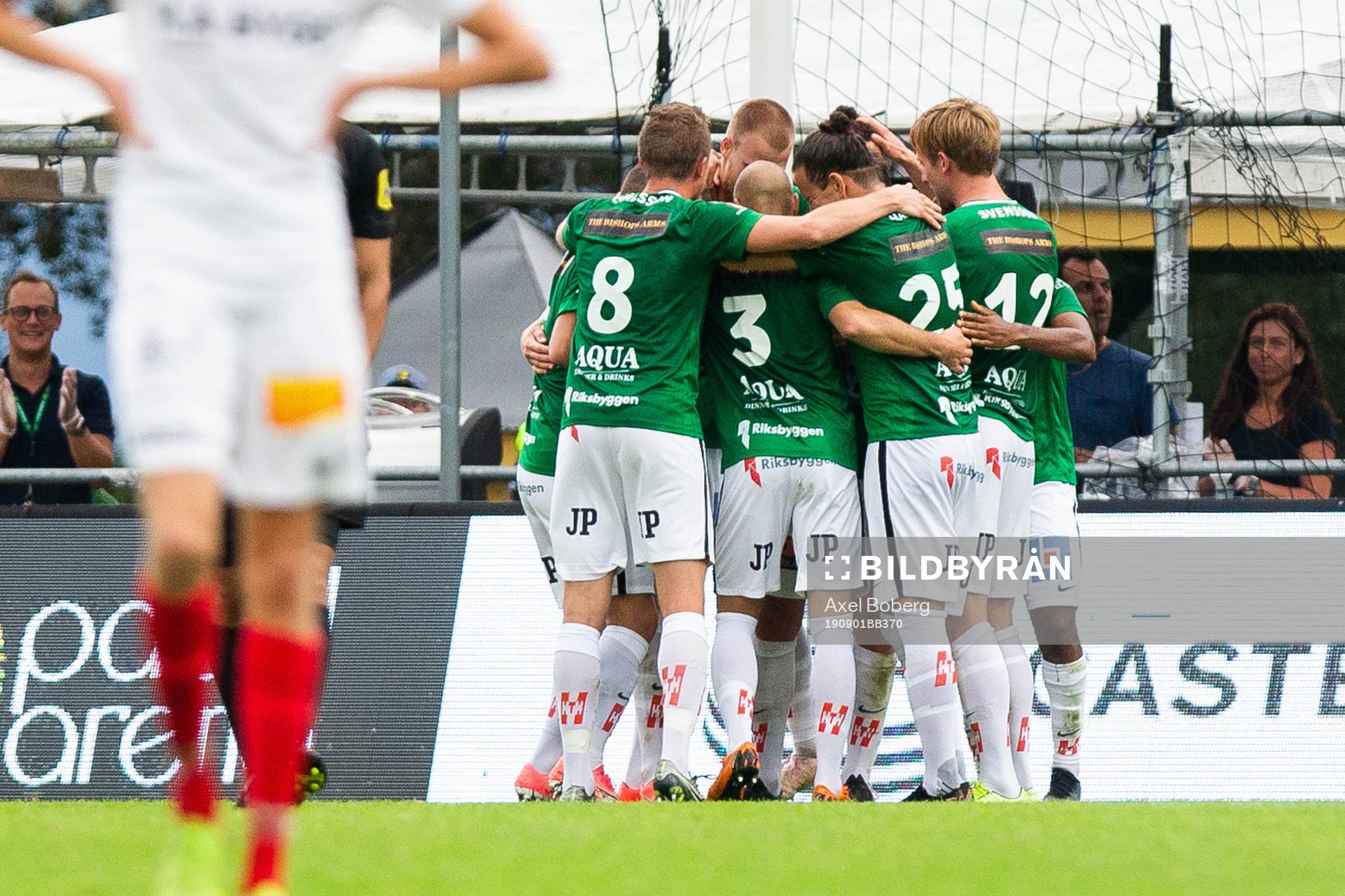 Spelare ur Jönköpings Södra jublar