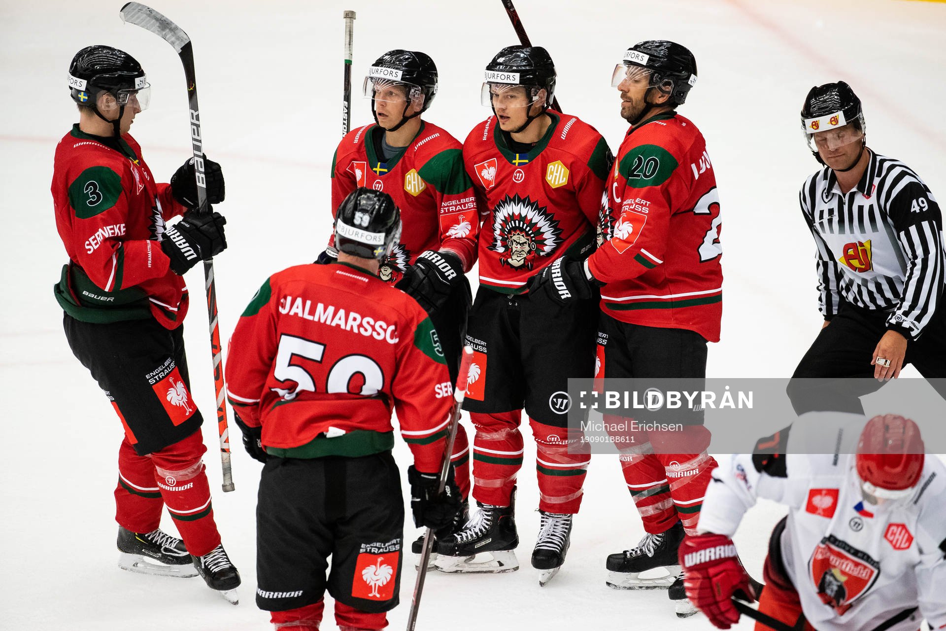 Rhett Rakshani of Frölunda celebrates scoring 2-3 with