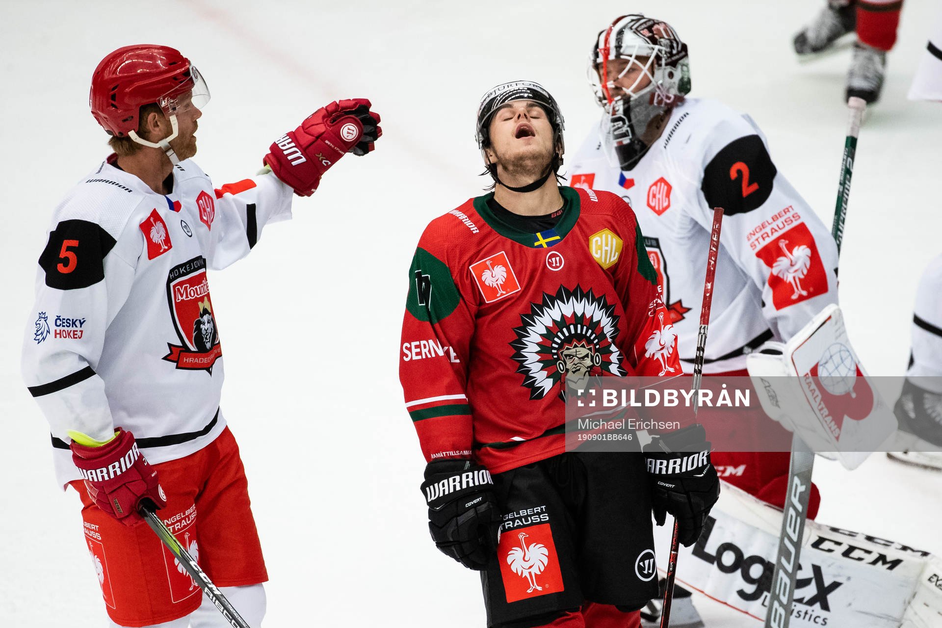 Samuel Fagemo of Frölunda looks dejected