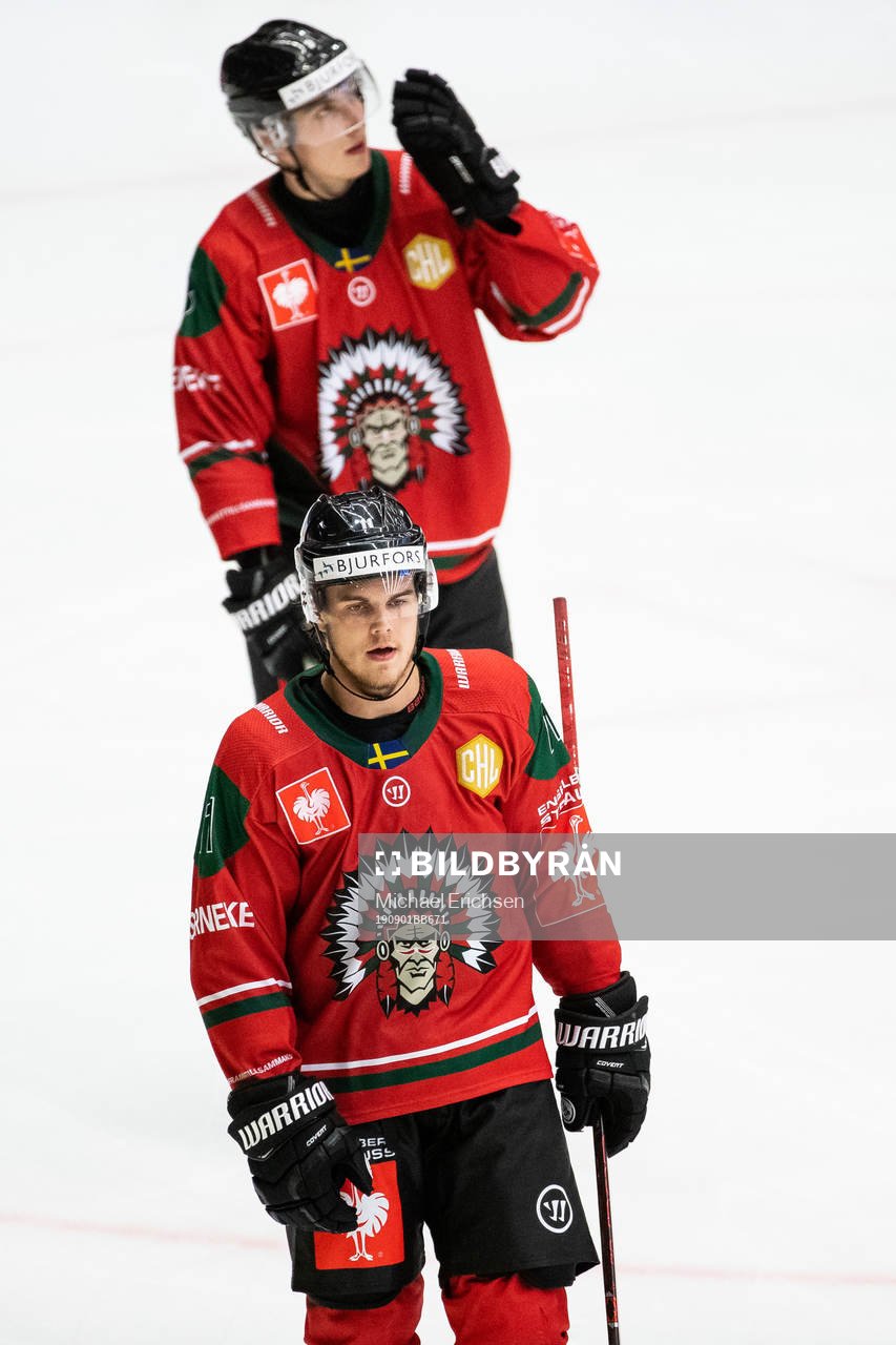 Jacob Moverare and Samuel Fagemo of Frölunda looks dejected
