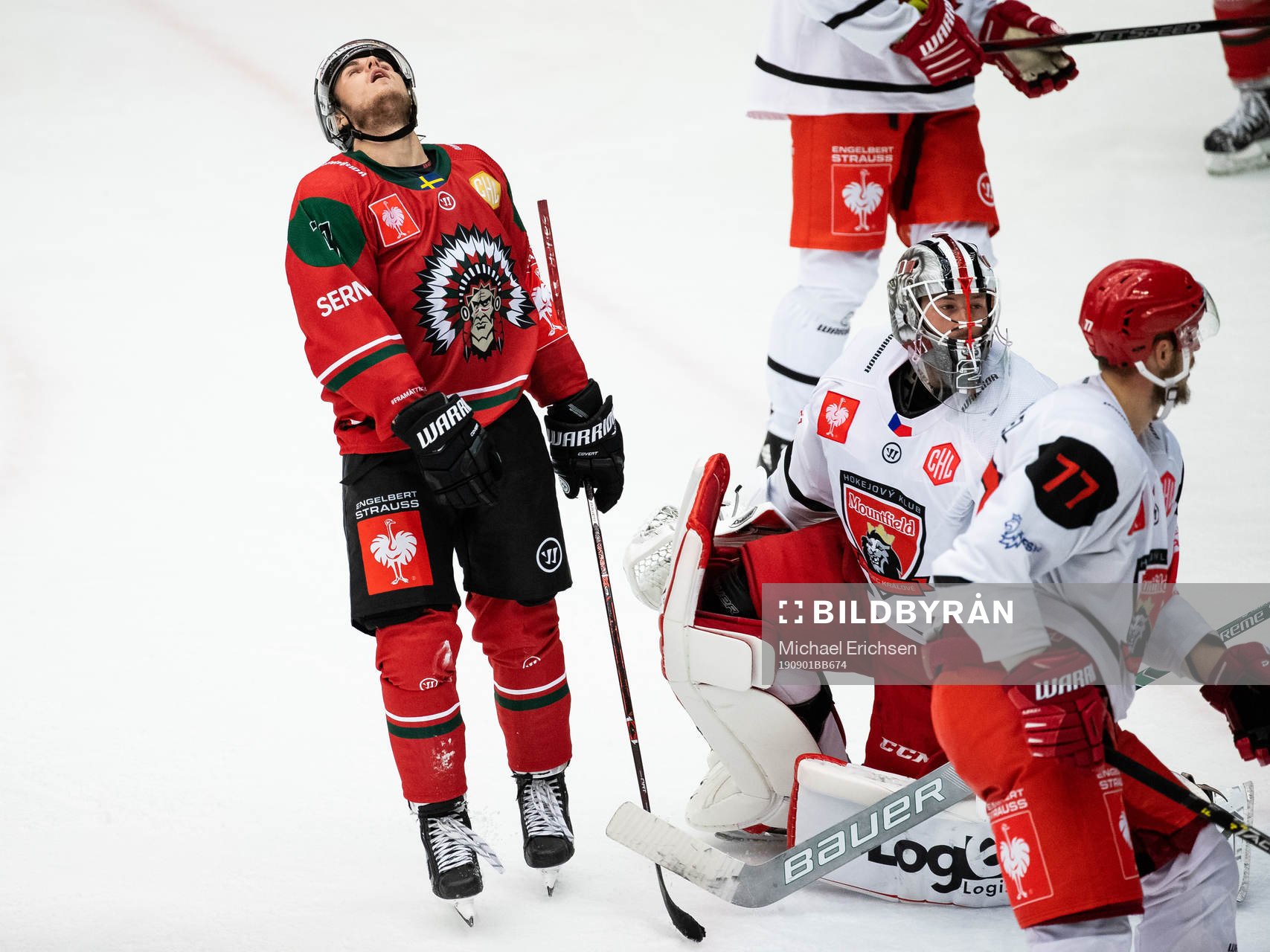Samuel Fagemo of Frölunda looks dejected