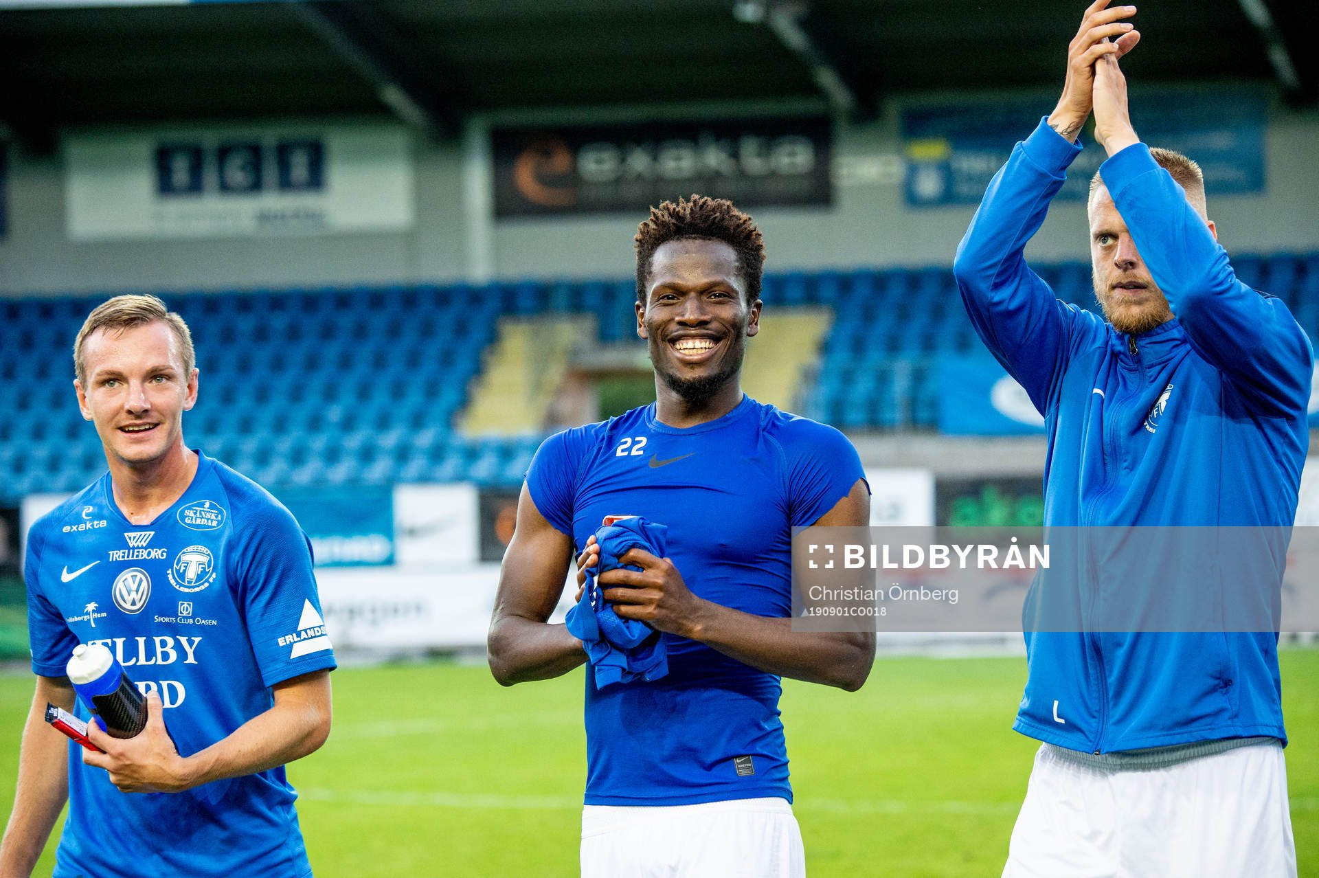 Trelleborgs Abdul Fatawu Safiu jublar med lagkamraterna