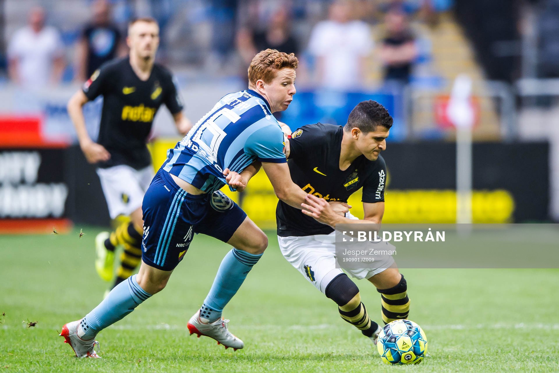 s Tarik Elyounoussi