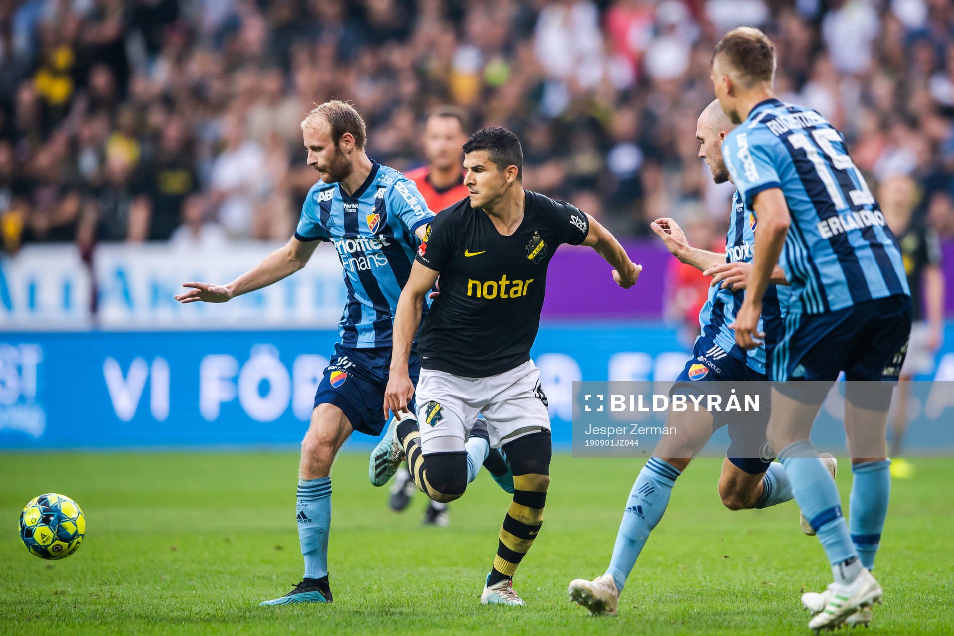 s Tarik Elyounoussi