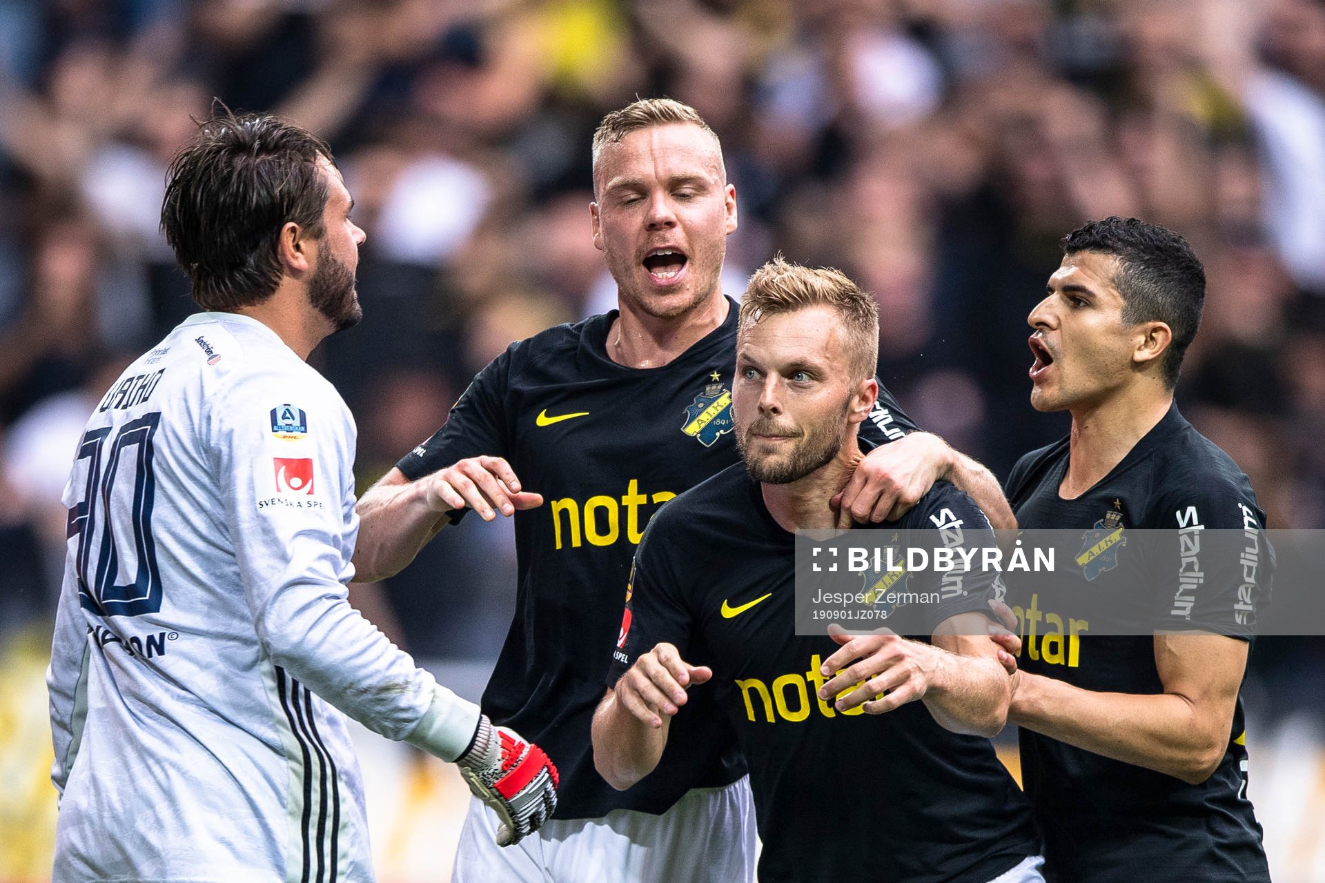 s Sebastian Larsson jublar