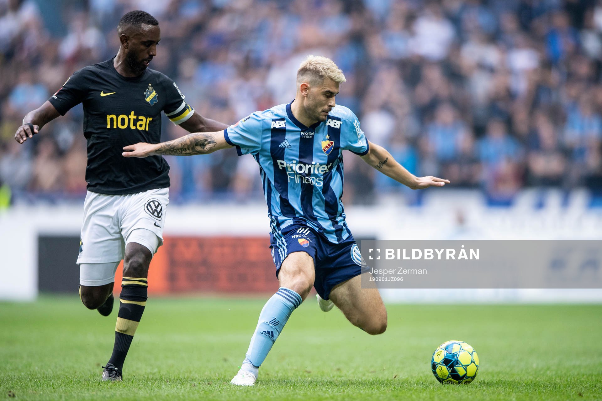 s Henok Goitom och Djurgårdens Astrit Ajdarevic