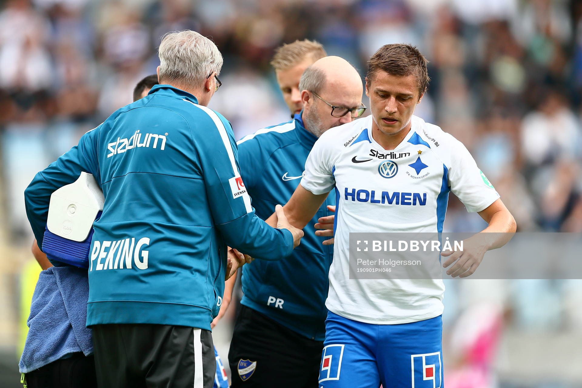 IFK Norrköpings Simon Thern skadad i baklåret