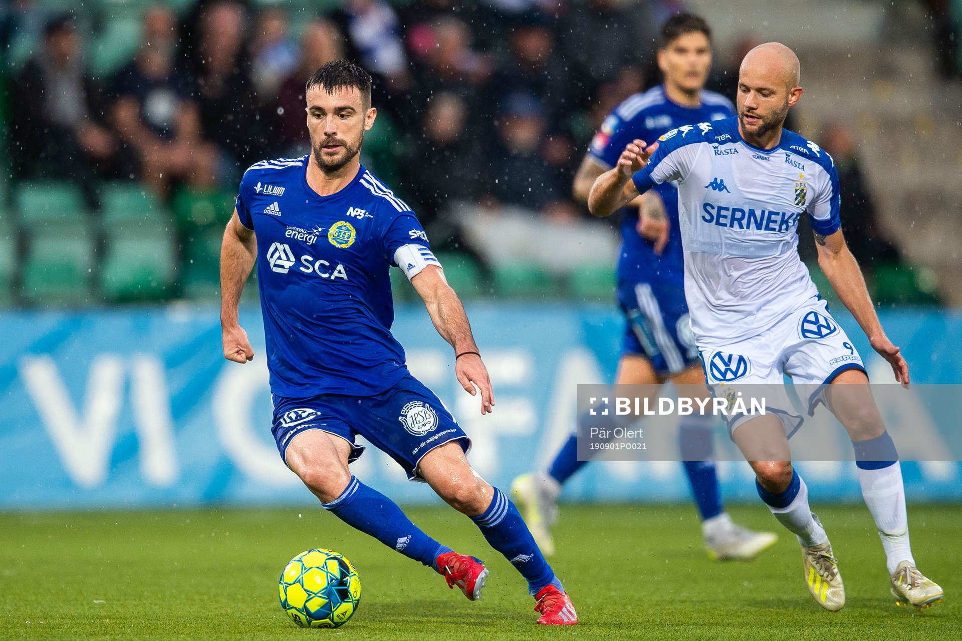 Sundsvalls Carlos Gracia och IFK Göteborgs Robin Söder