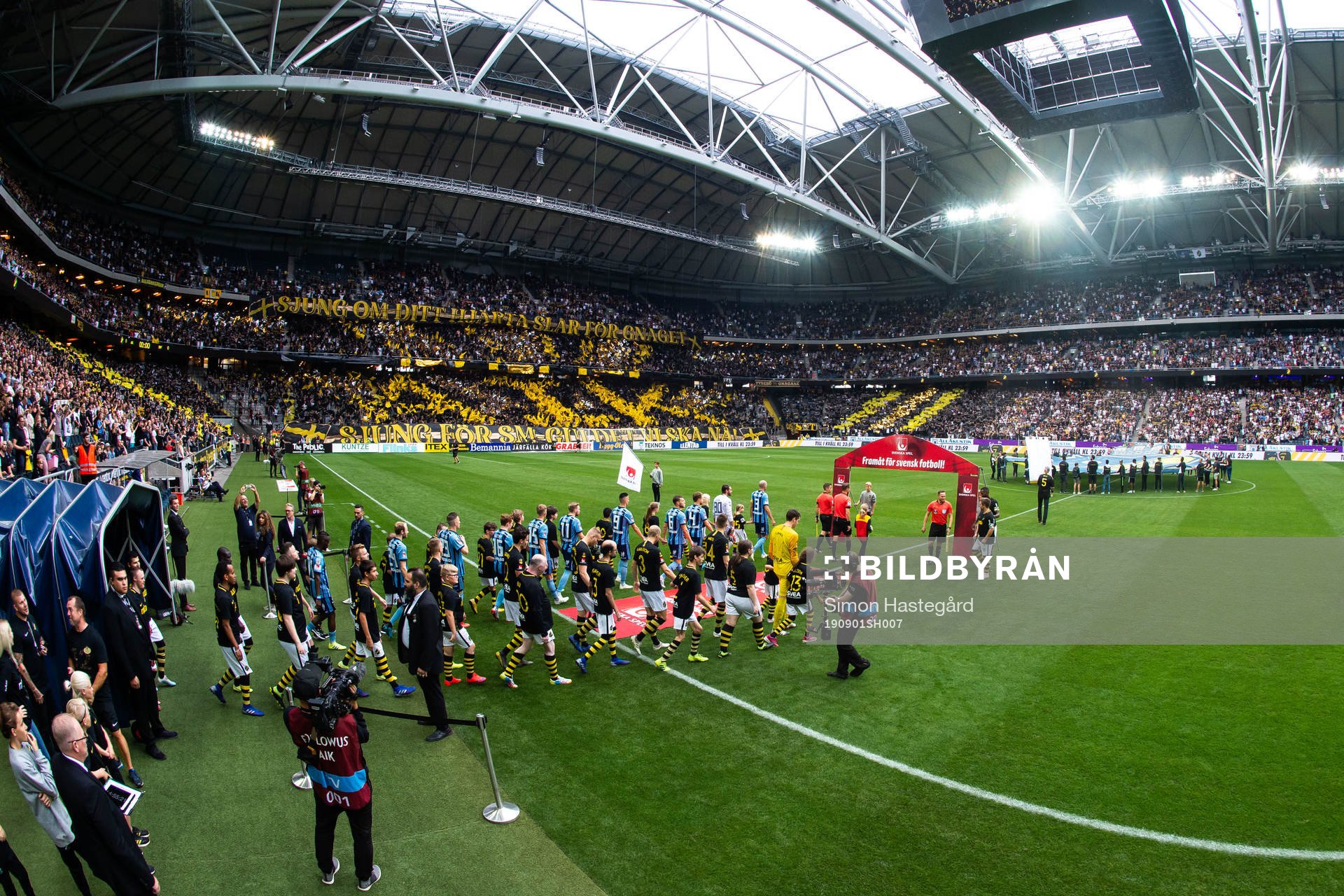 Spelarna gör entré
