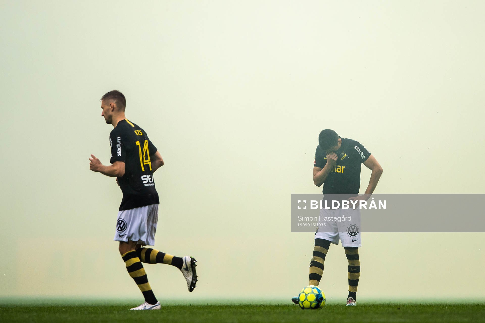 s Karol Mets och Tarik Elyounoussi