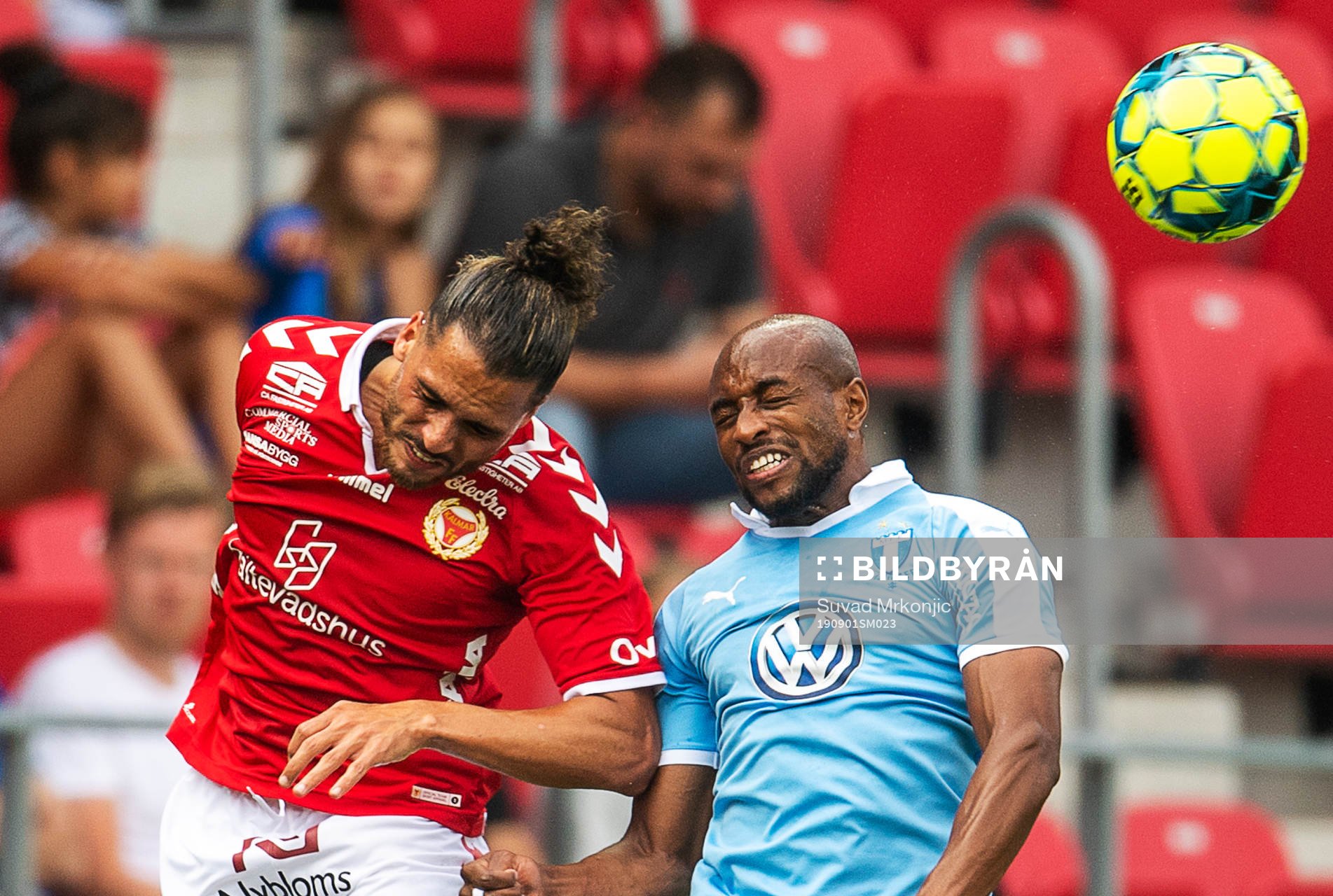 Kalmars Alexander Jakobsen och Malmö FFs Fouad Bachirou