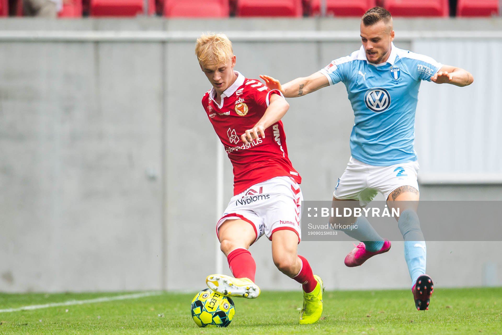 Kalmars Carl Gustafsson och Malmö FFs Eric Larsson