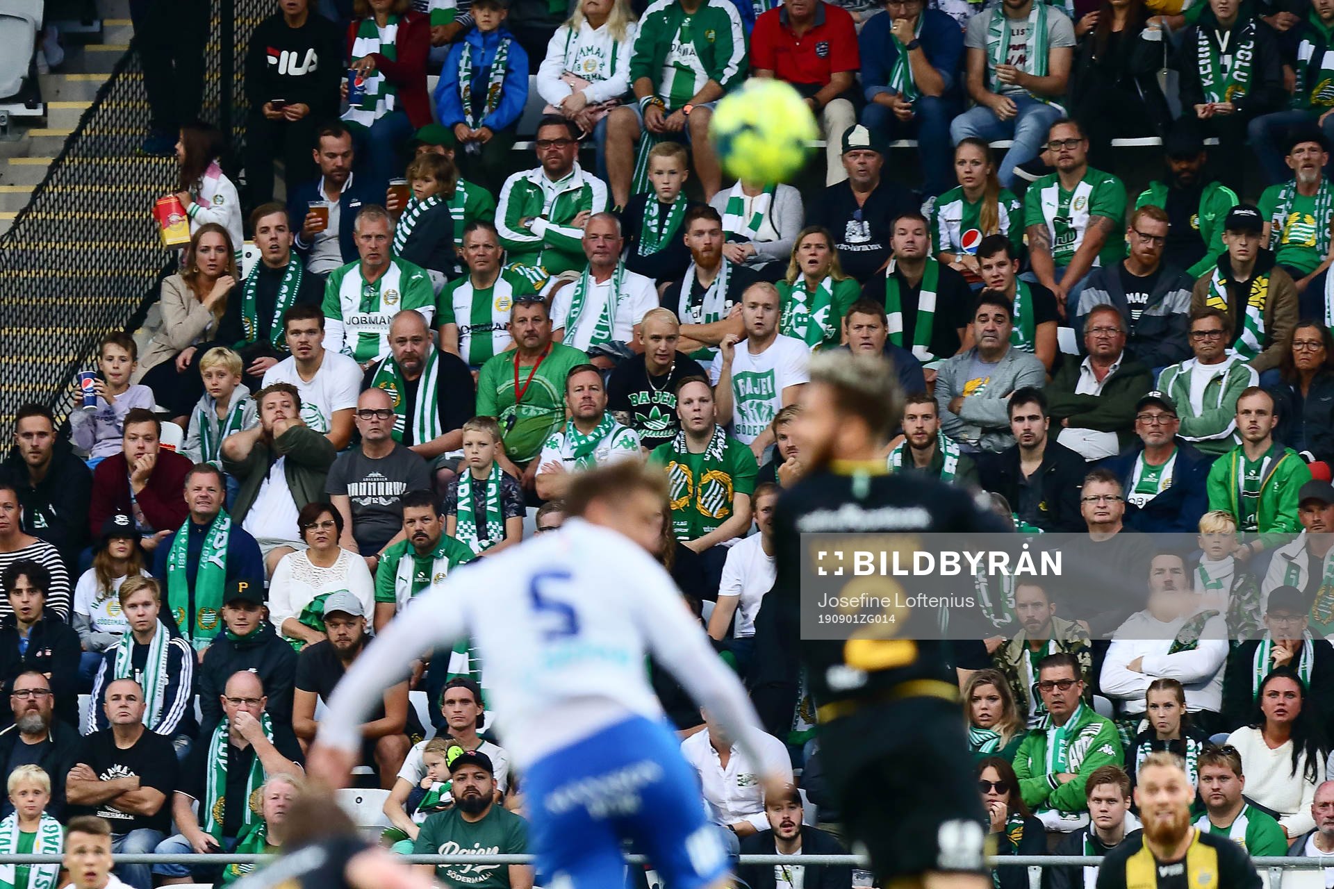 Hammarbysupportrar ser på nickduell mellan IFK