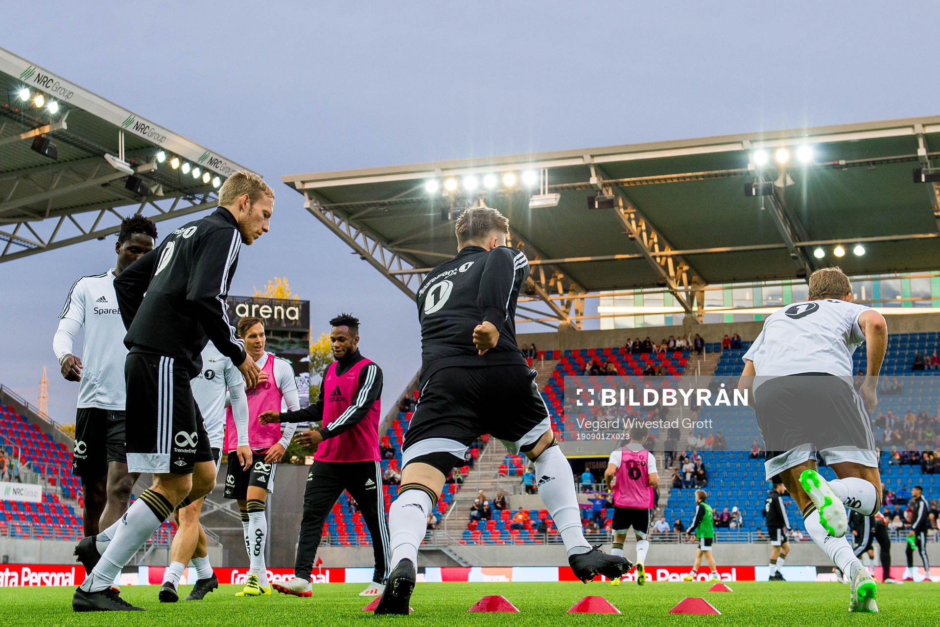 Gjermund Åsen of Rosenborg warms up