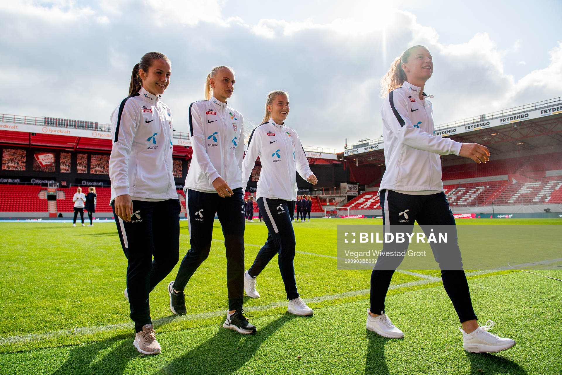 Goalkeeper Oda Maria Hove Bogstad, Karina Sævik, Emilie