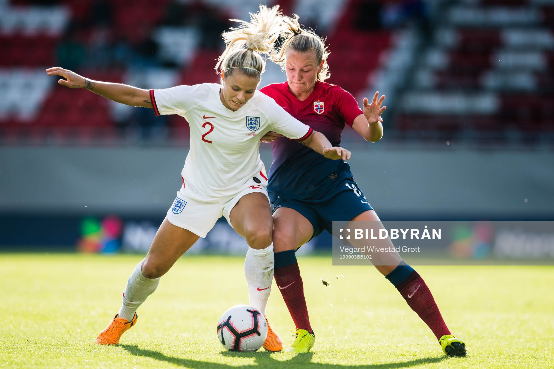 Rachel Daly of England and Frida Maanum of Norway