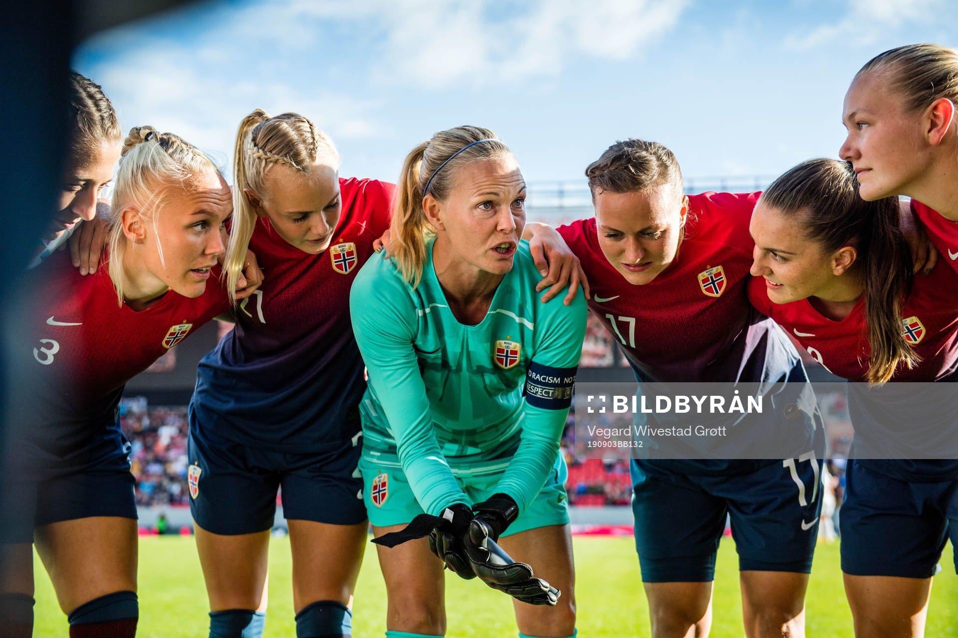 Maria Thorisdottir, Karina Sævik, goalkeeper Ingrid
