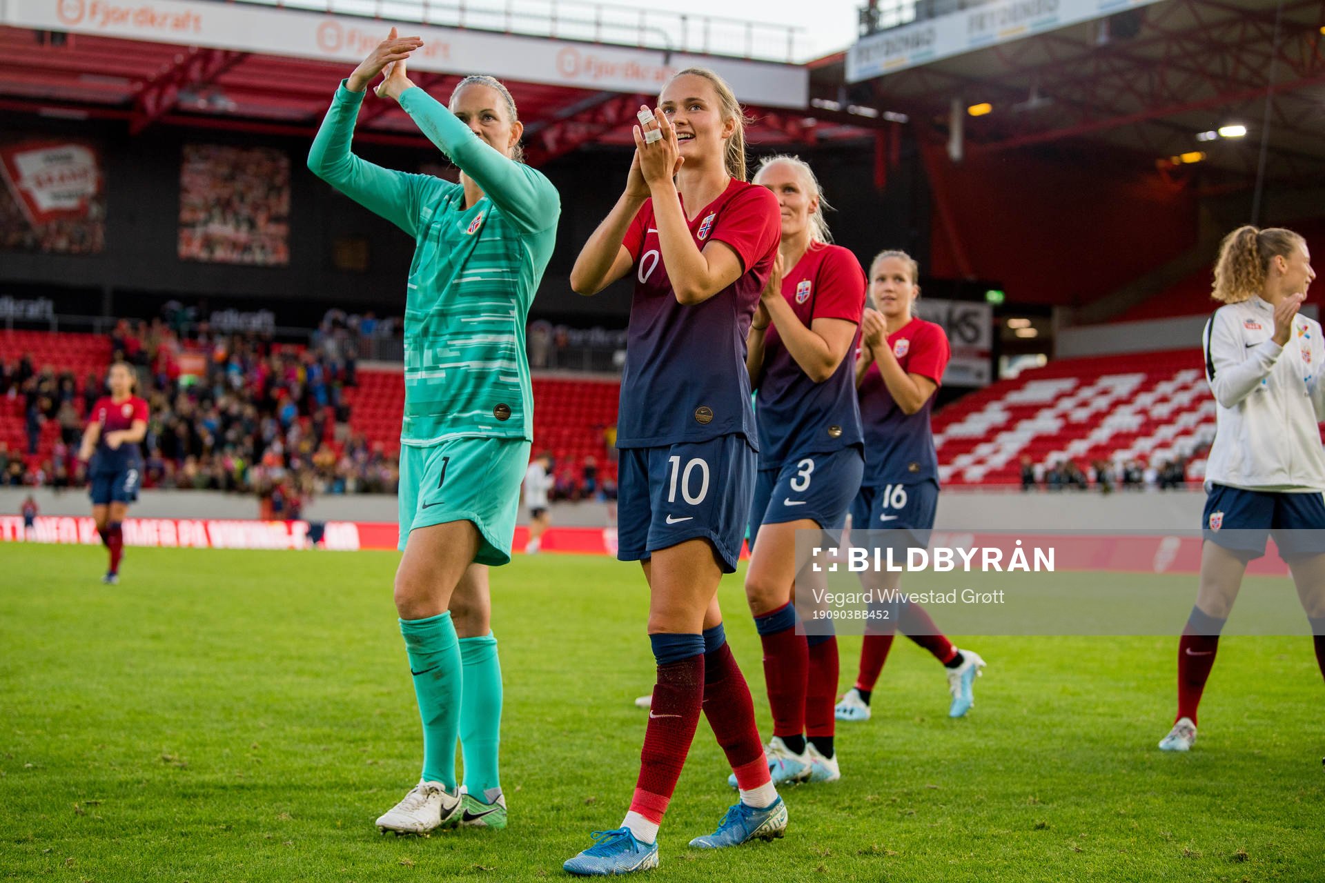Goalkeeper Ingrid Hjelmseth and Caroline Graham Hansen of