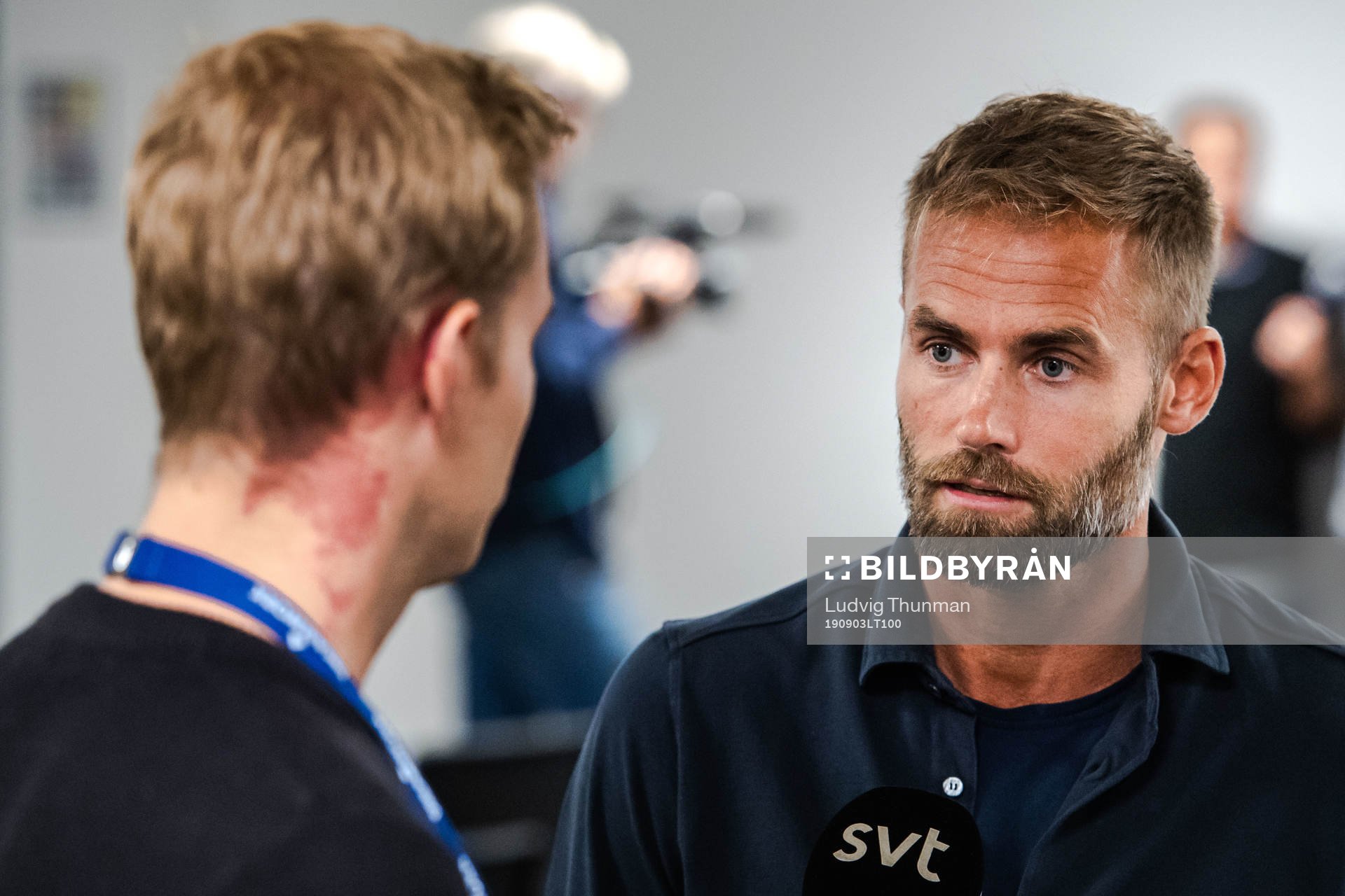 Olof Mellberg blir intervjuad av SVT