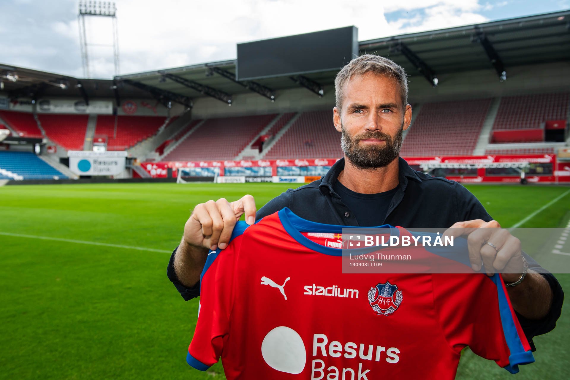 Olof Mellberg poserar för ett porträtt efter en presskonferens med Helsingborg den 3 september 2019 i Helsingborg.