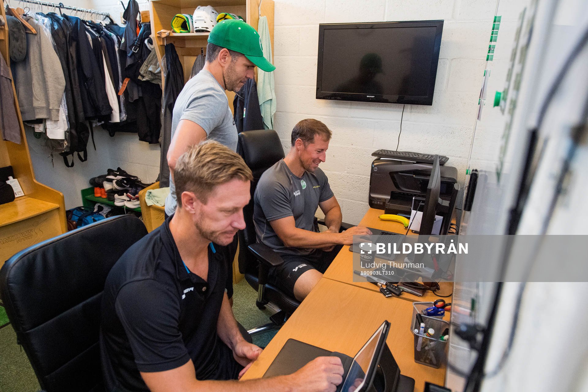 Assisterande tränare Cory Murphy och tränare Cam Abbott