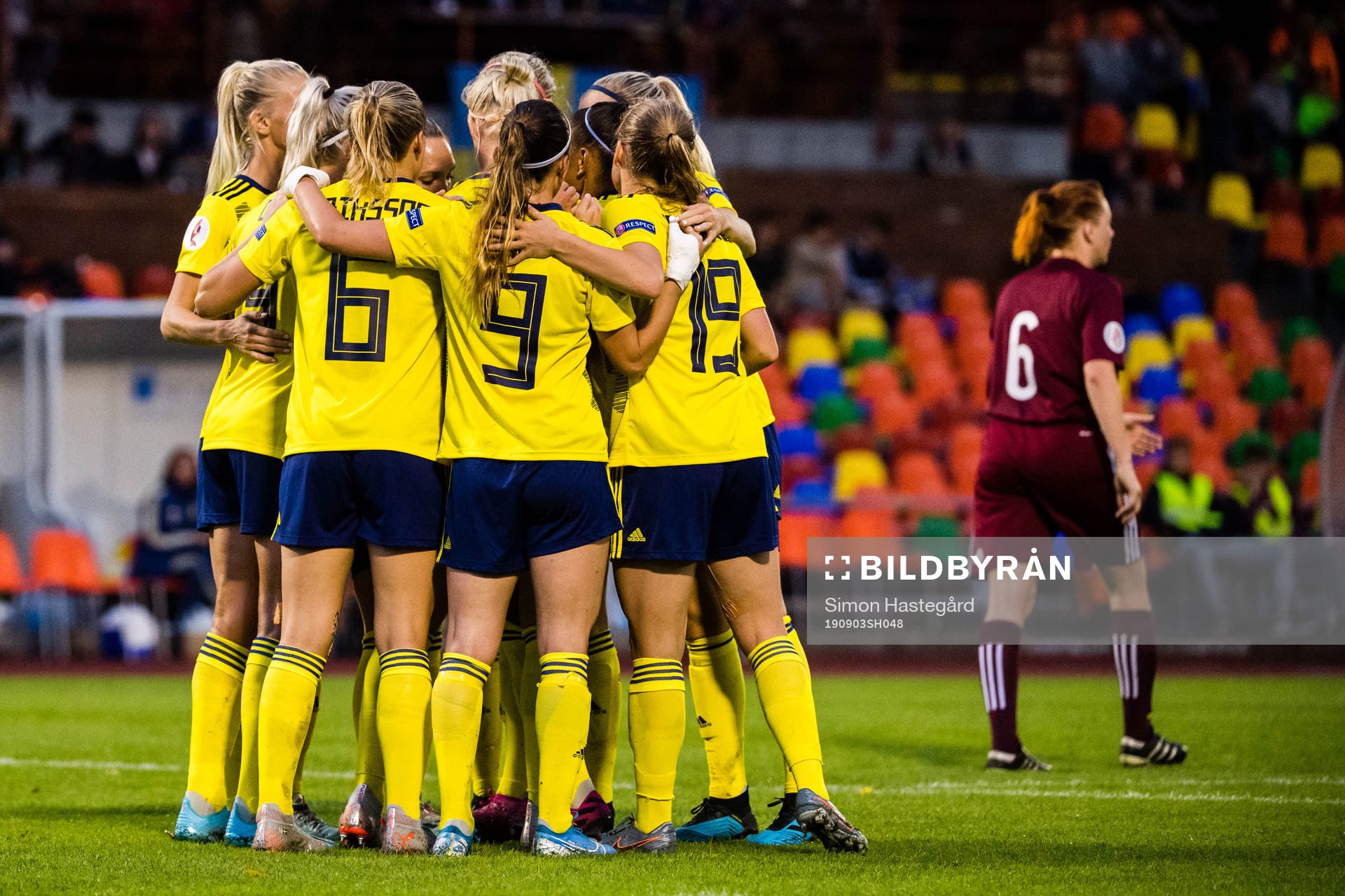 Players of Sweden celebrates