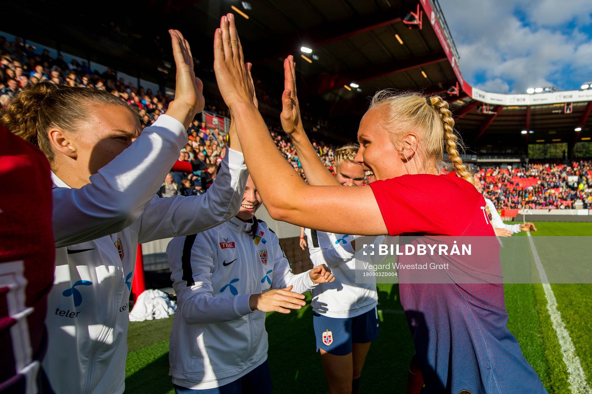 Synne Skinnes Hansen and Maria Thorisdottir of Norway