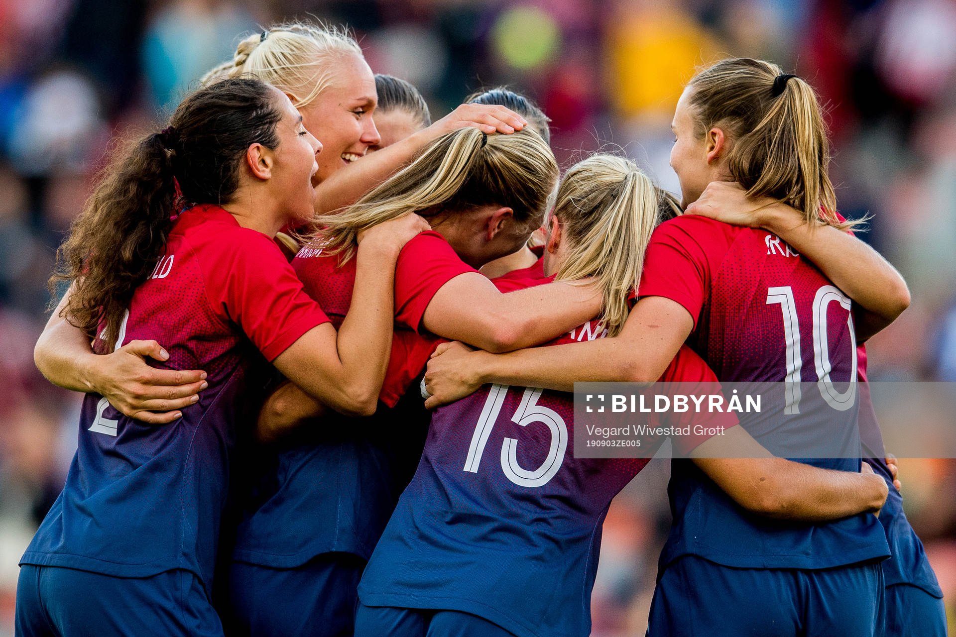 Frida Maanum of Norway celebrates with teammates Ingrid Moe Wold, Maria Thorisdottir, Amalie Eikeland and Caroline Graham Hansen after scoring 1-1 during the women's international friendly football match between Norway and England on September 3, 2019 in Bergen.