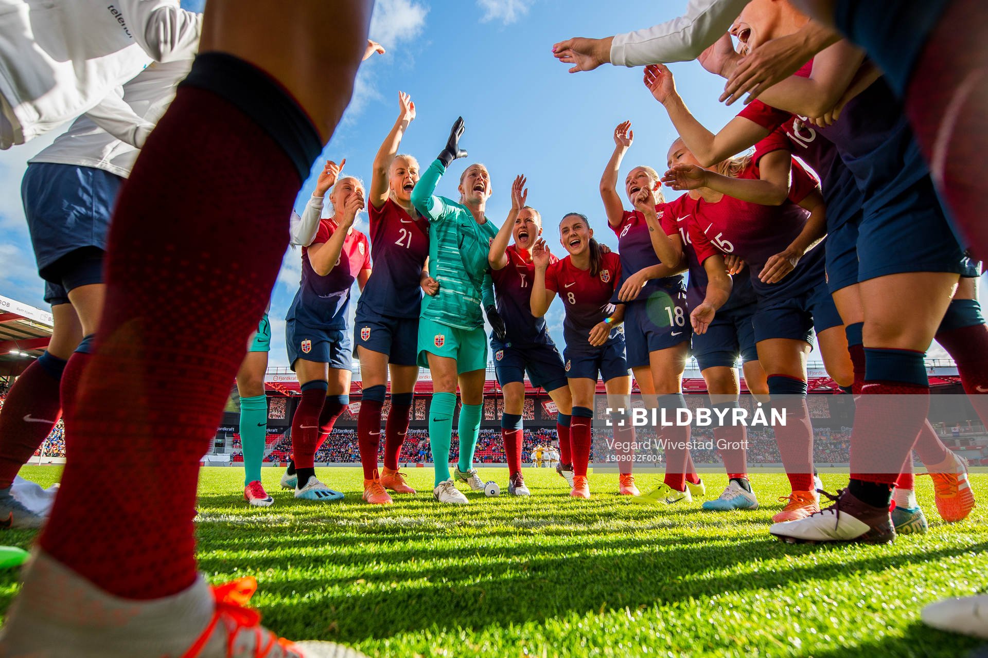 Maria Thorisdottir, Karina Sævik, goalkeeper Ingrid