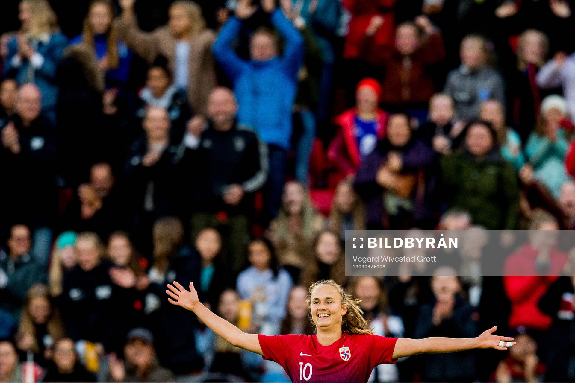 Caroline Graham Hansen of Norway celebrates scoring 2-1 during the women's international friendly football match between Norway and England on September 3, 2019 in Bergen.