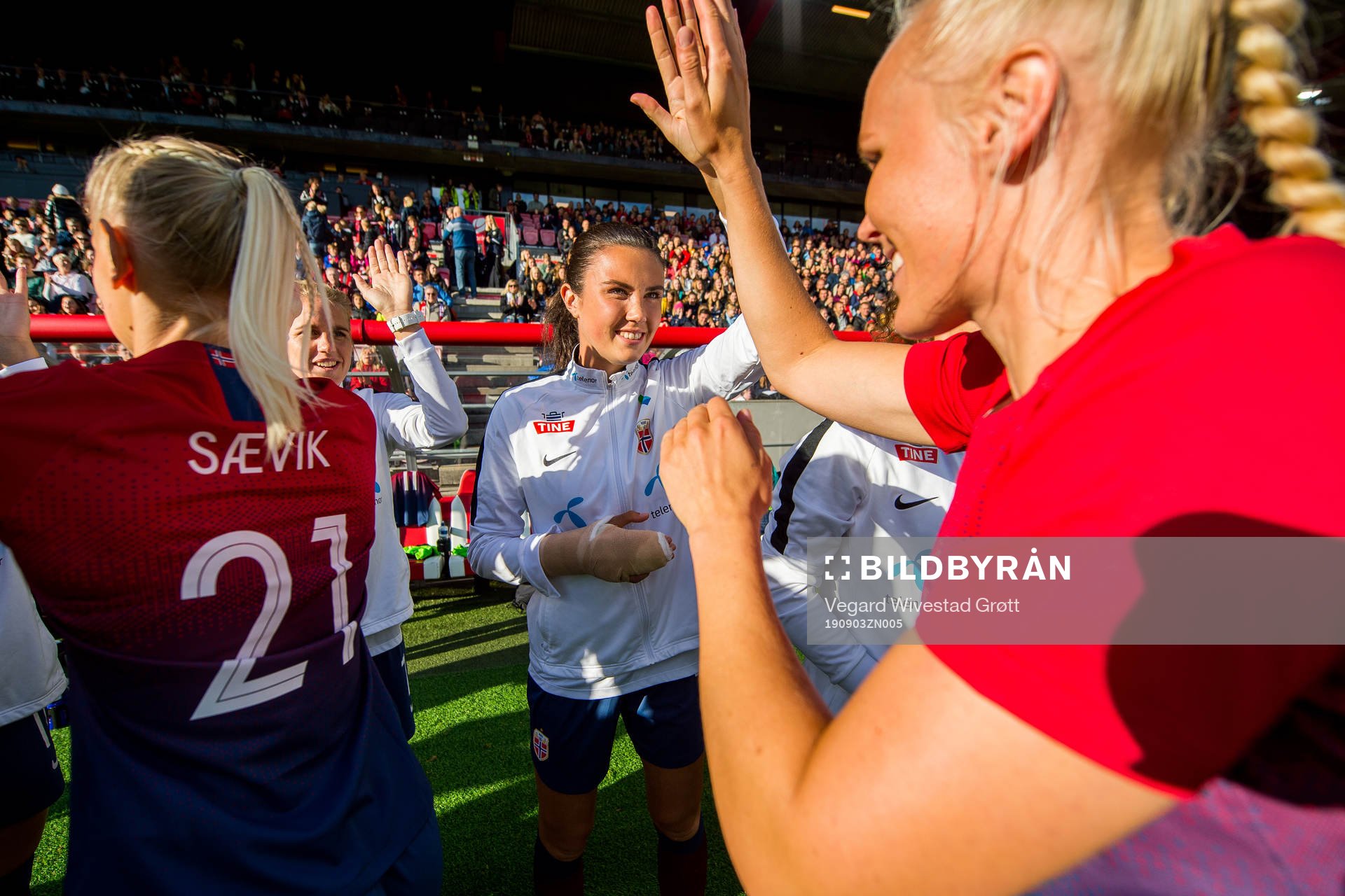 Ingrid Syrstad Engen and Maria Thorisdottir of Norway