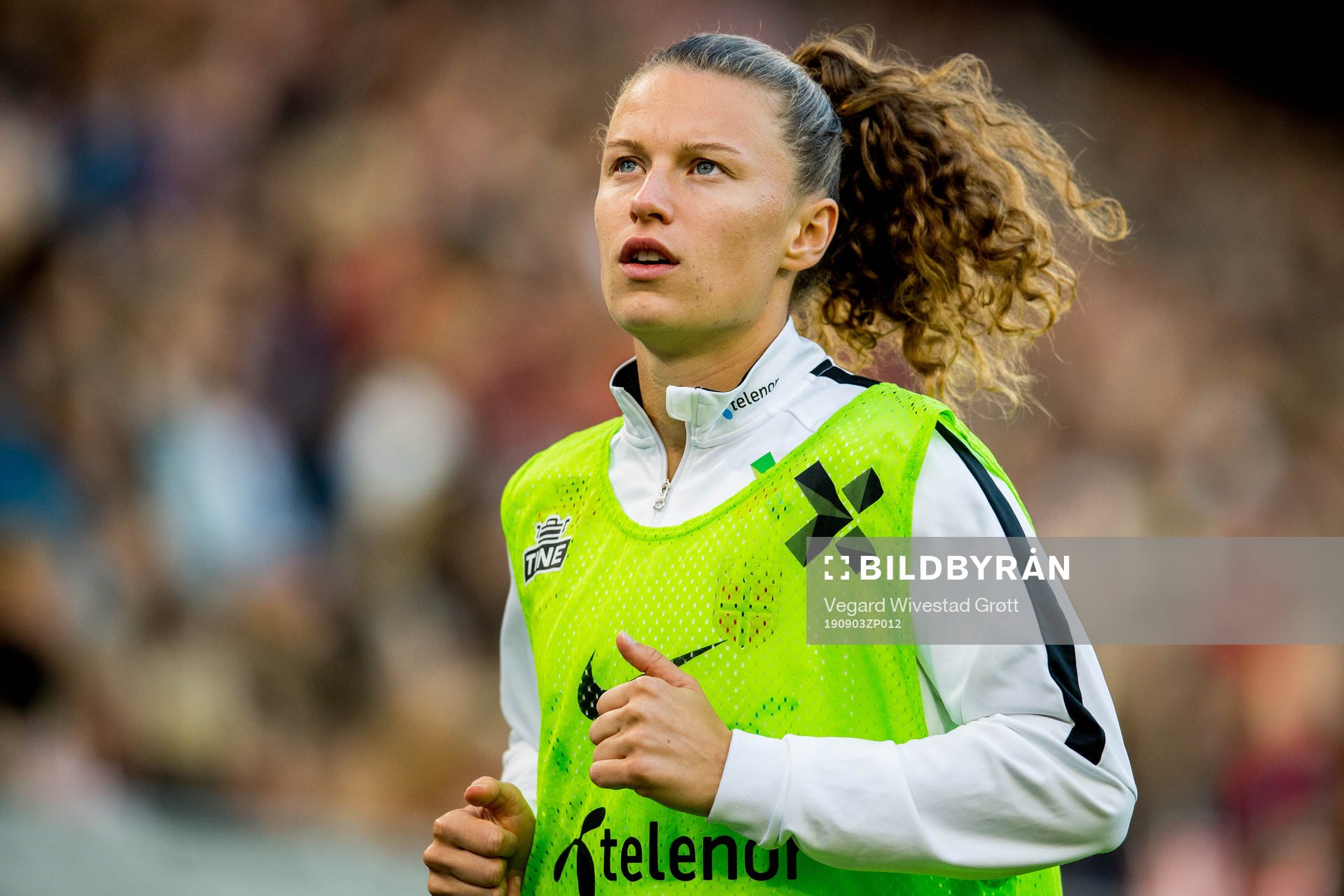 Synne Skinnes Hansen of Norway warms up