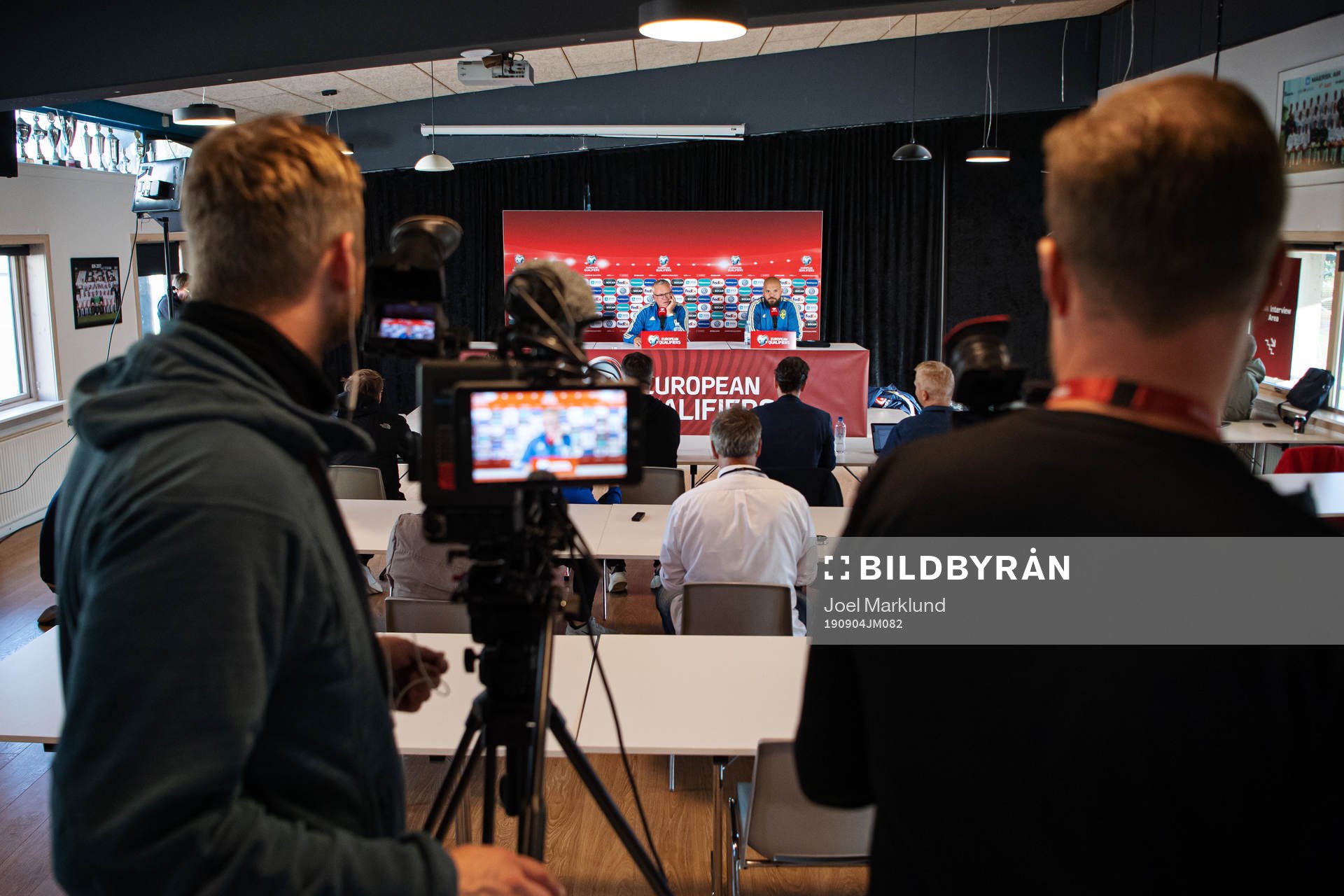 Head coach Janne Andersson and media officer Jakob Kakembo