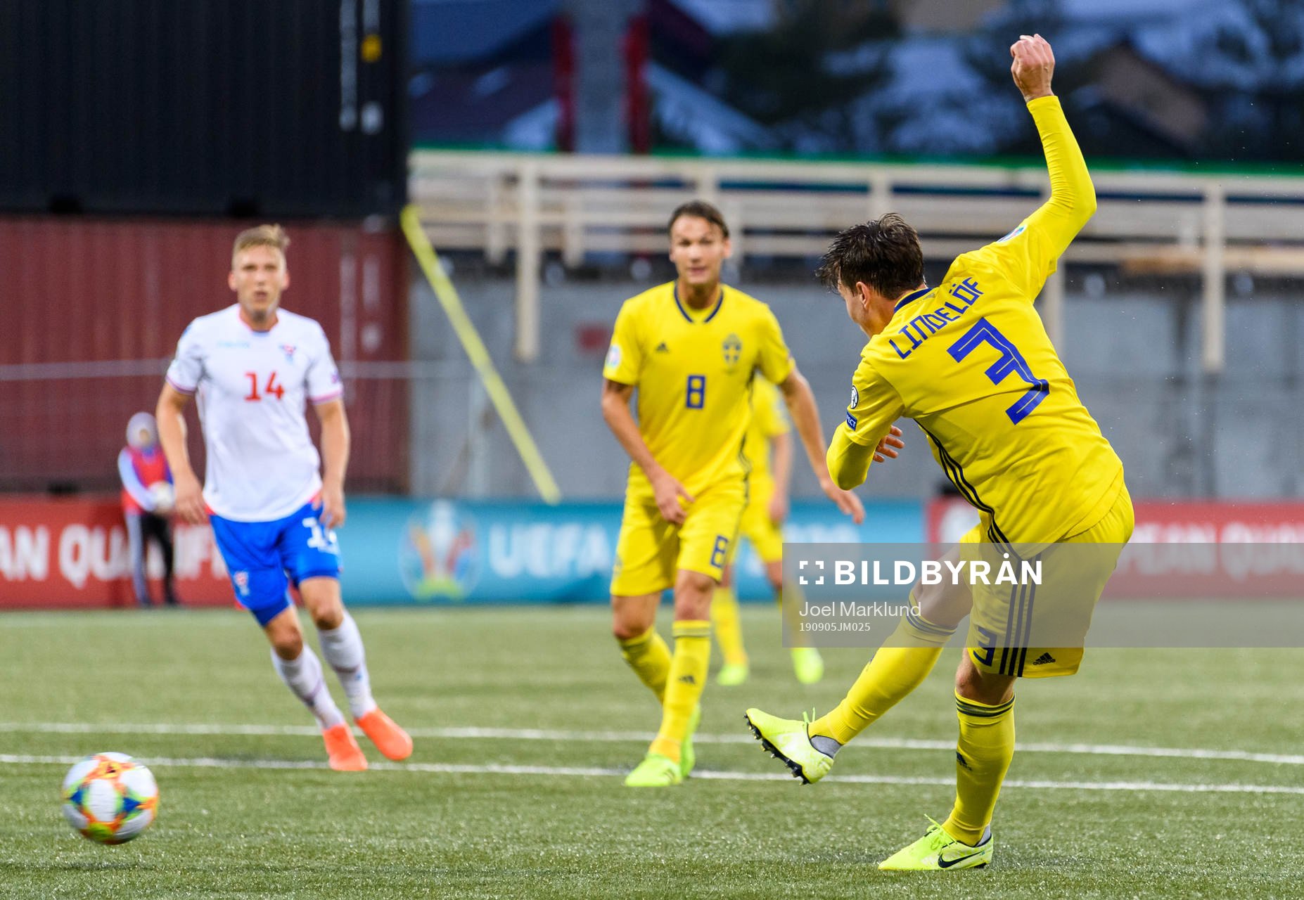 Victor Nilsson Lindelöf of Sweden scores 0-3