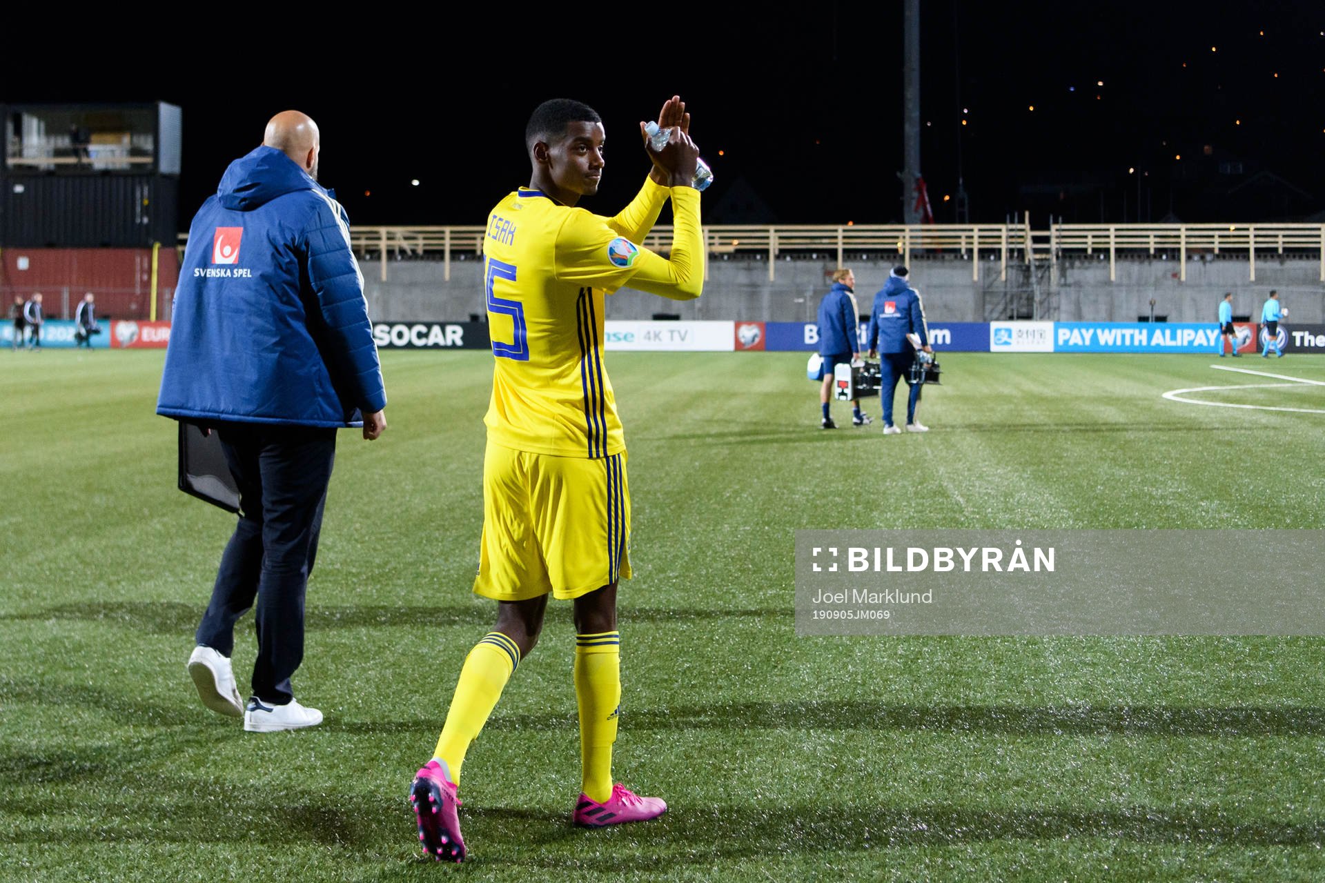 Alexander Isak of Sweden give his thanks to the supporters