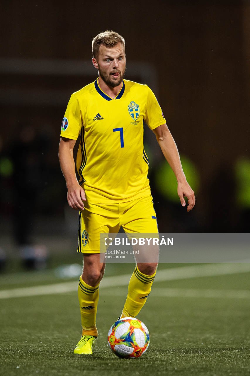 Sebastian Larsson of Sweden