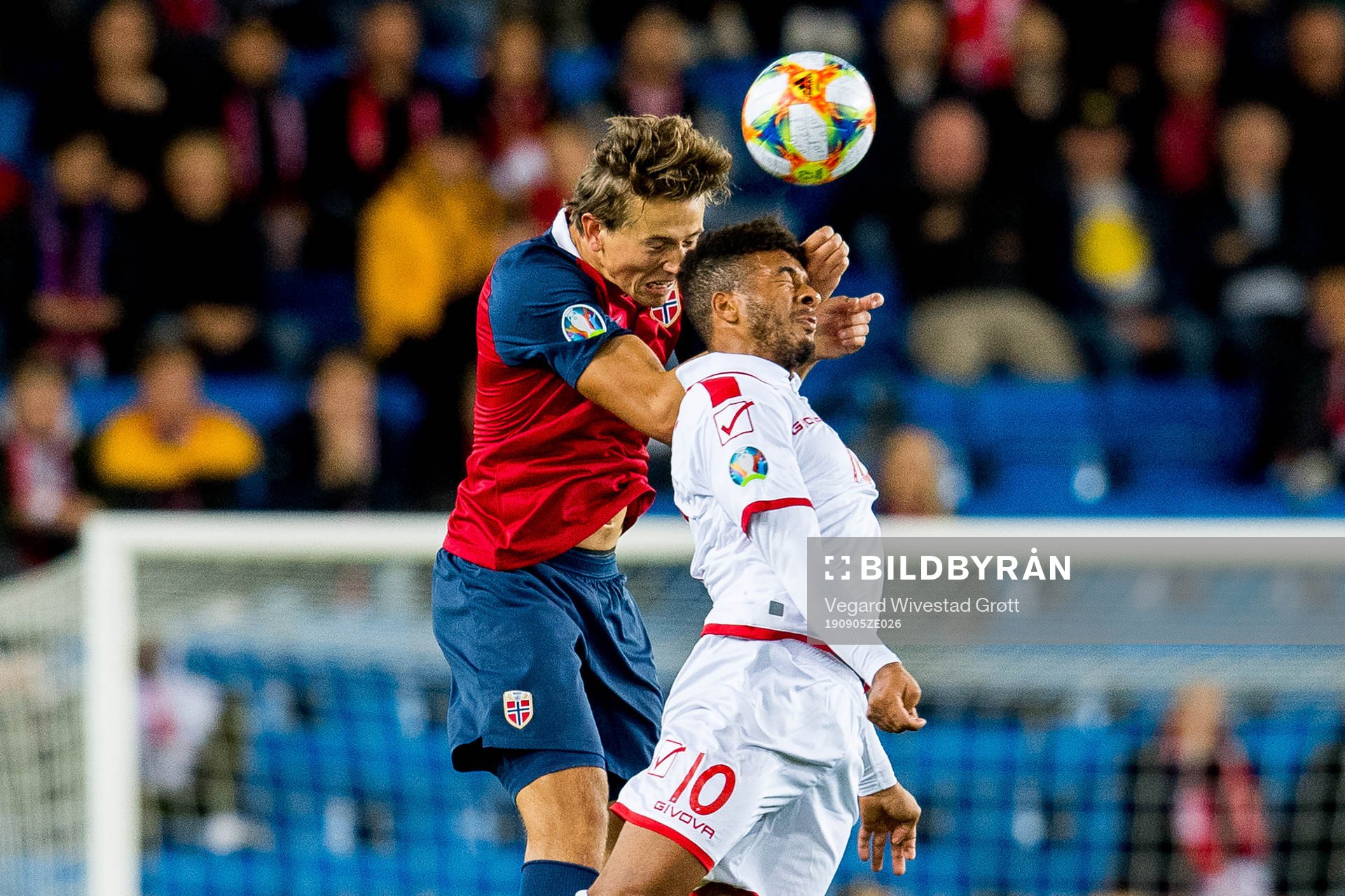 Sander Berge of Norway and Kyrian Nwoko of Malta