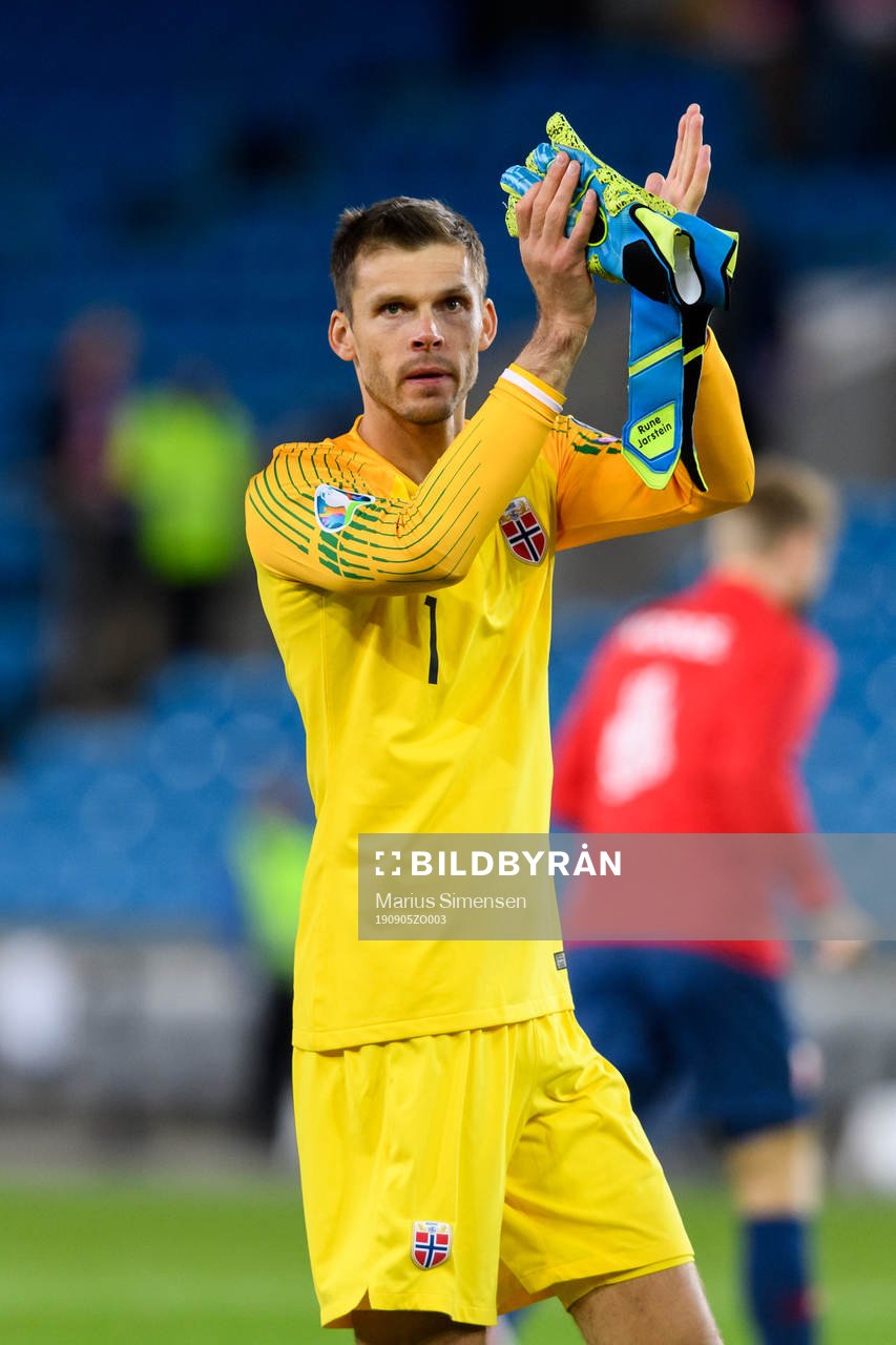 Goalkeeper Rune Almenning Jarstein of Norway