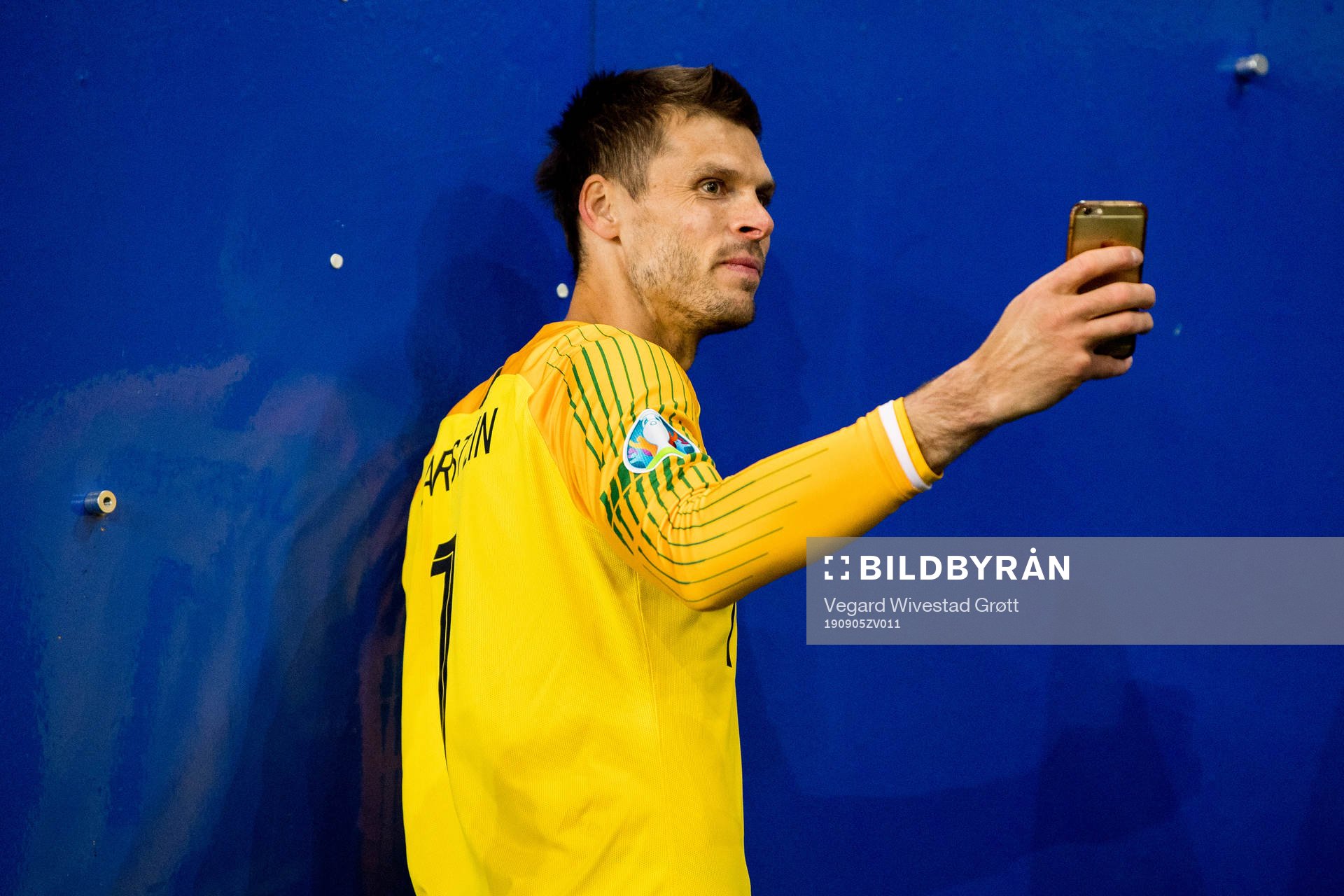 Goalkeeper Rune Almenning Jarstein of Norway takes a selfie