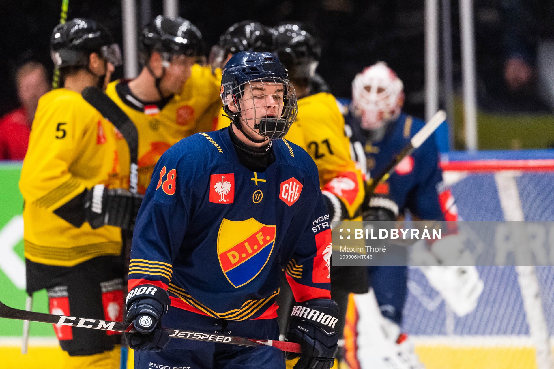 Alexander Holtz of Djurgården looks dejected